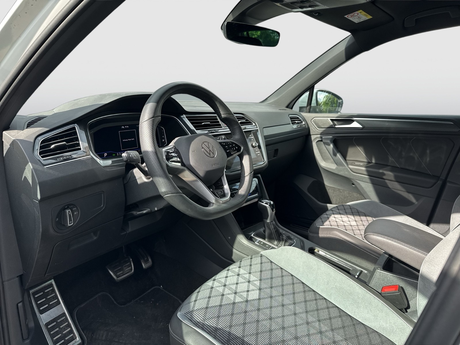 Volkswagen Tiguan 1.5 R-Line ALU19 eKLAPPE CARPLAY KAMERA