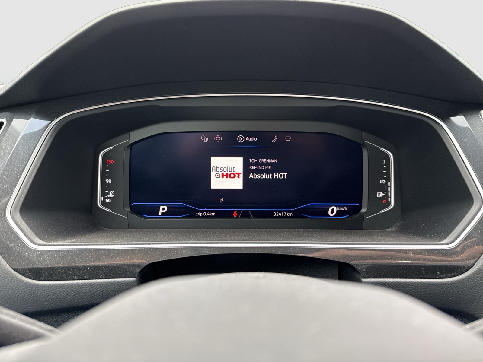 Volkswagen Tiguan 1.5 R-Line ALU19 eKLAPPE CARPLAY KAMERA