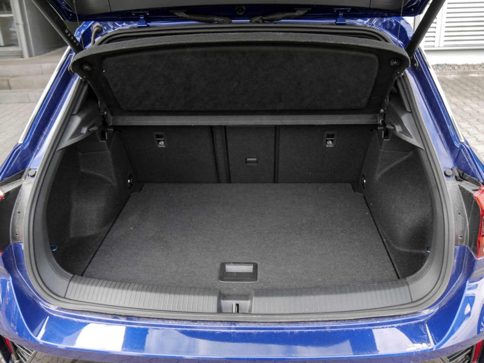 Volkswagen T-Roc 2.0 R 4X4 AKRAPOVIC BEATS CAM ACC LM18 NAVI