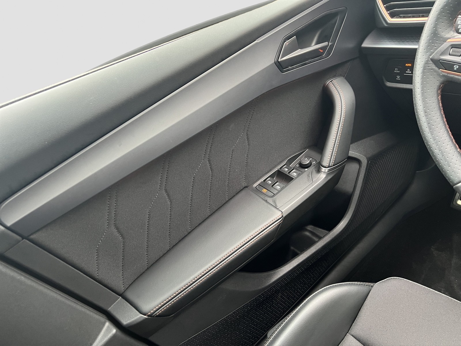 Cupra Leon 2.0 FACELIFT CAM ACC LM18 NAVI CARPLAY