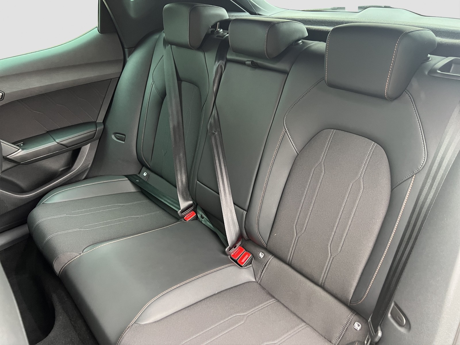 Cupra Leon 2.0 FACELIFT CAM ACC LM18 NAVI CARPLAY