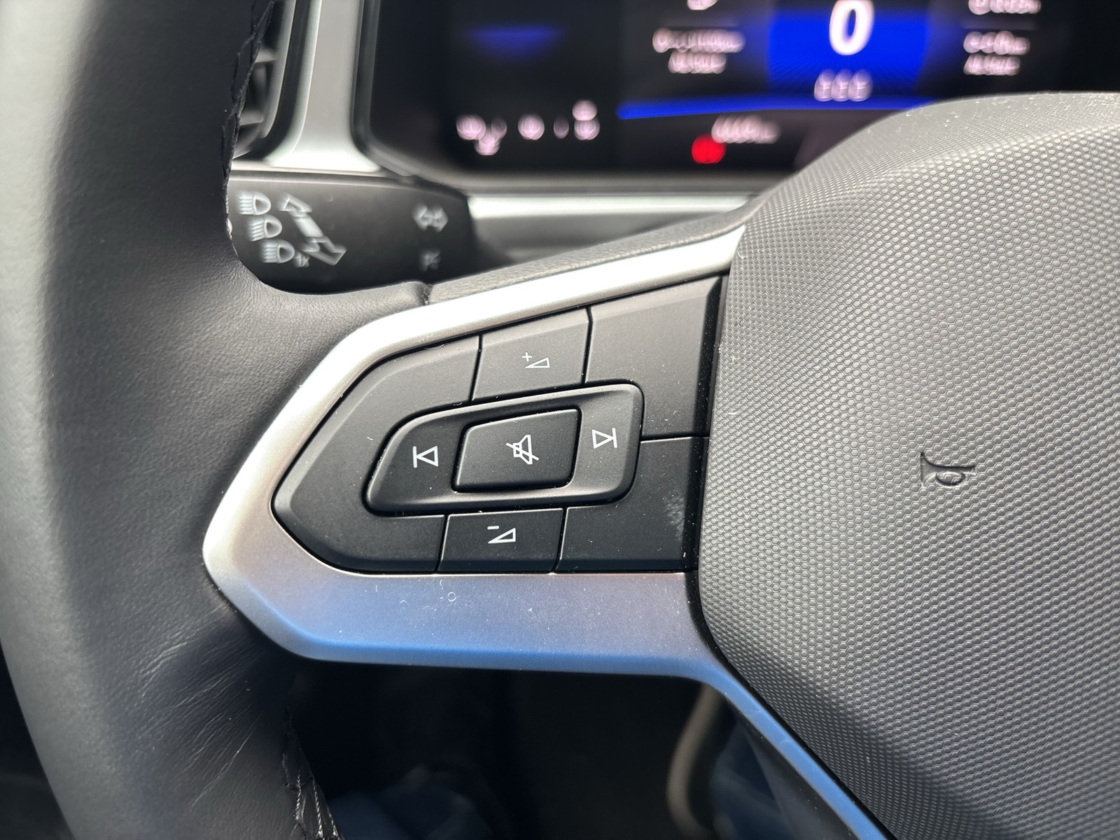 Volkswagen T-Roc 1.0 LIFE NAVI ALU CARPLAY SITZHEIZUNG DAB+