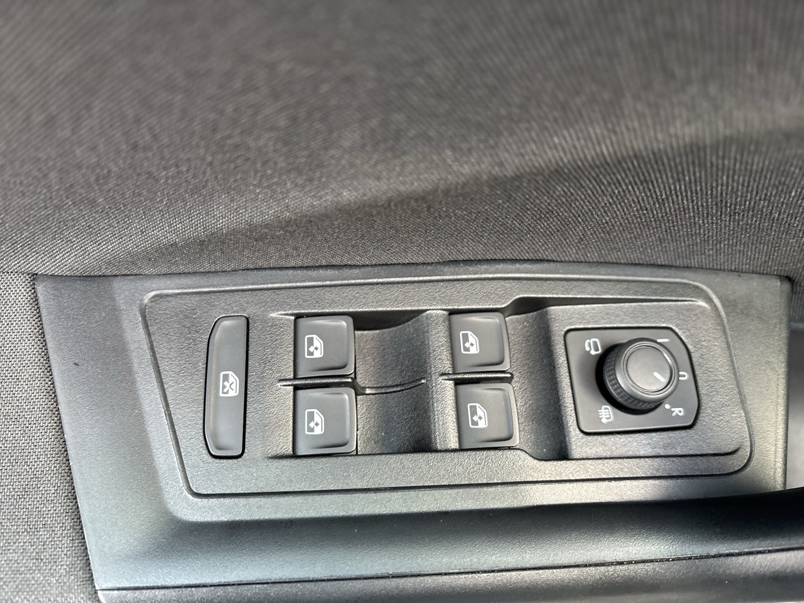 Volkswagen T-Roc 1.0 LIFE CARPLAY ALU SITZHEIZUNG LED DAB+