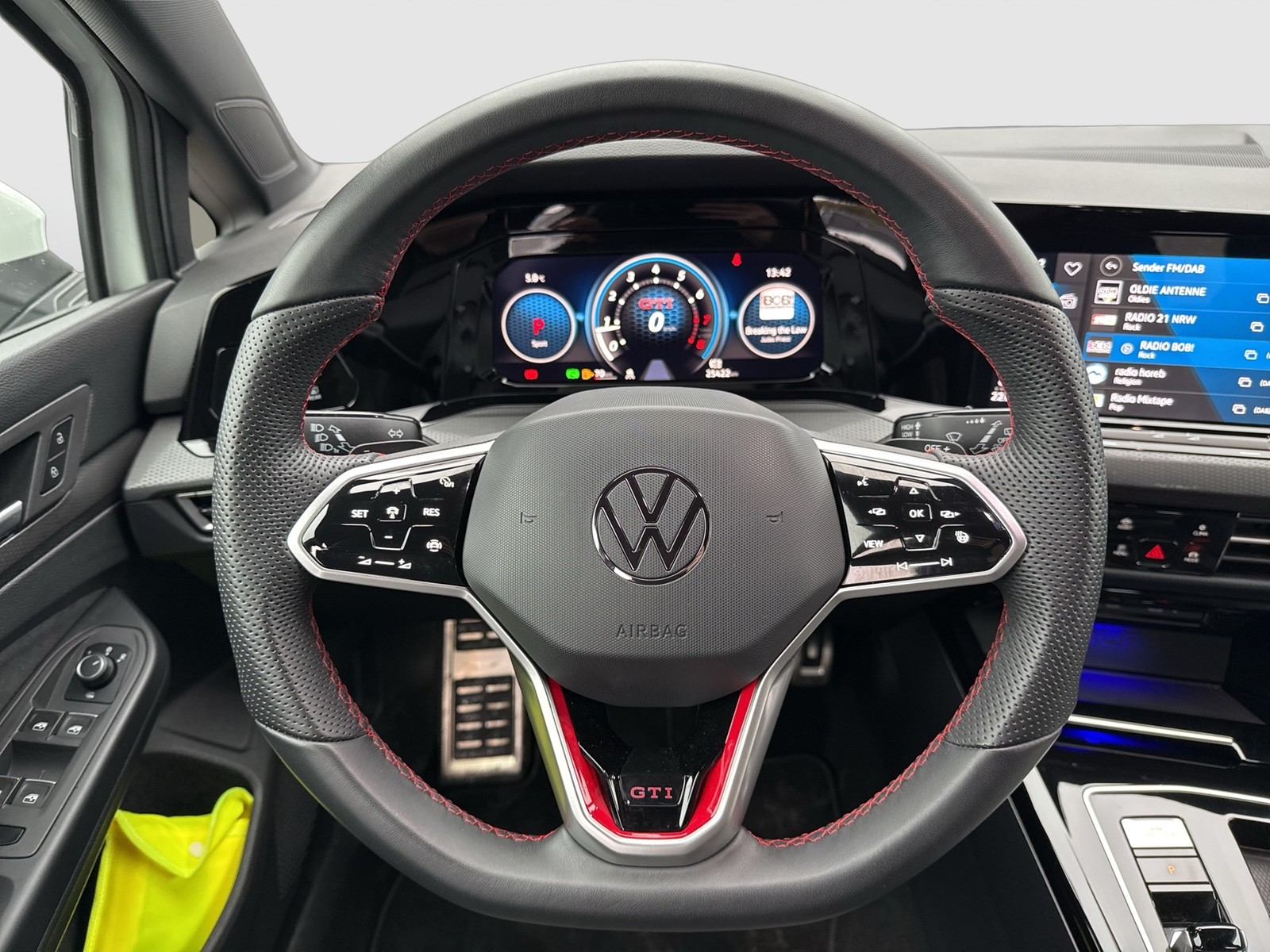 Volkswagen Golf VIII 2.0 GTI ACC LM18 CARPLAY SITZHEIZUNG
