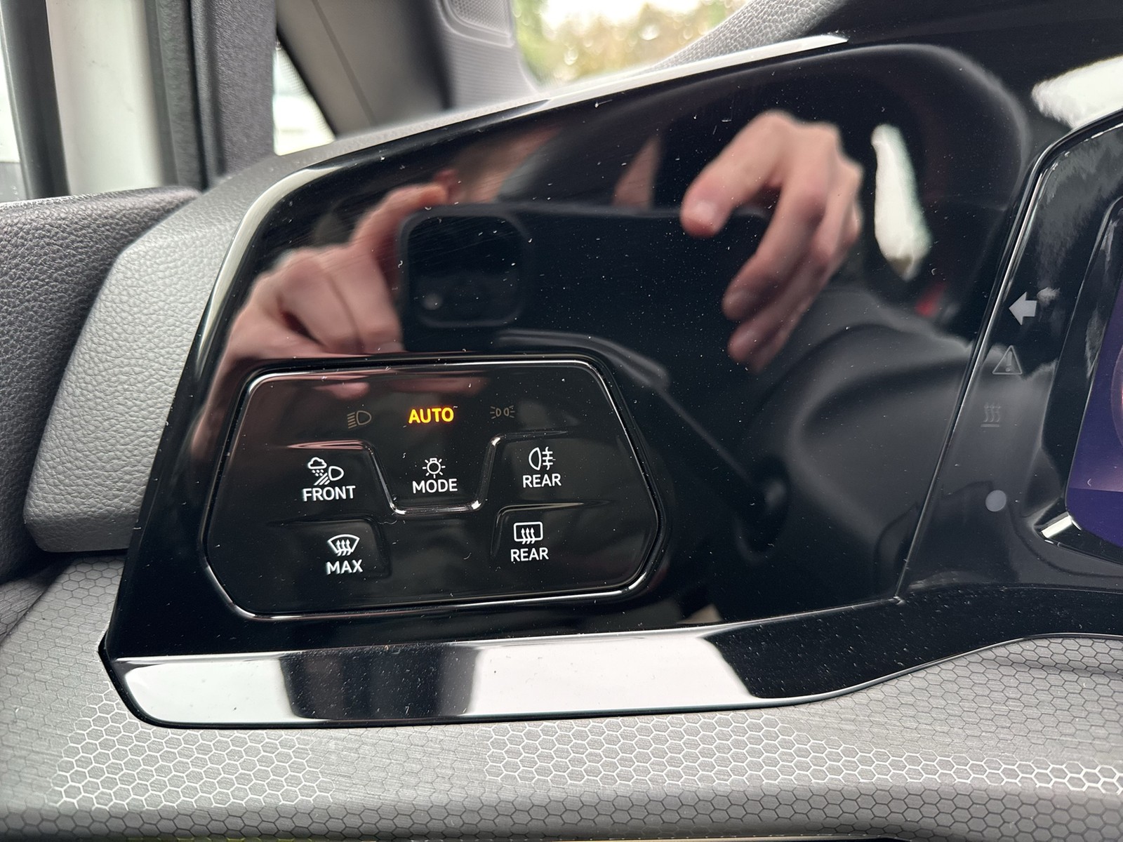 Volkswagen Golf VIII 2.0 GTI ACC LM18 CARPLAY SITZHEIZUNG