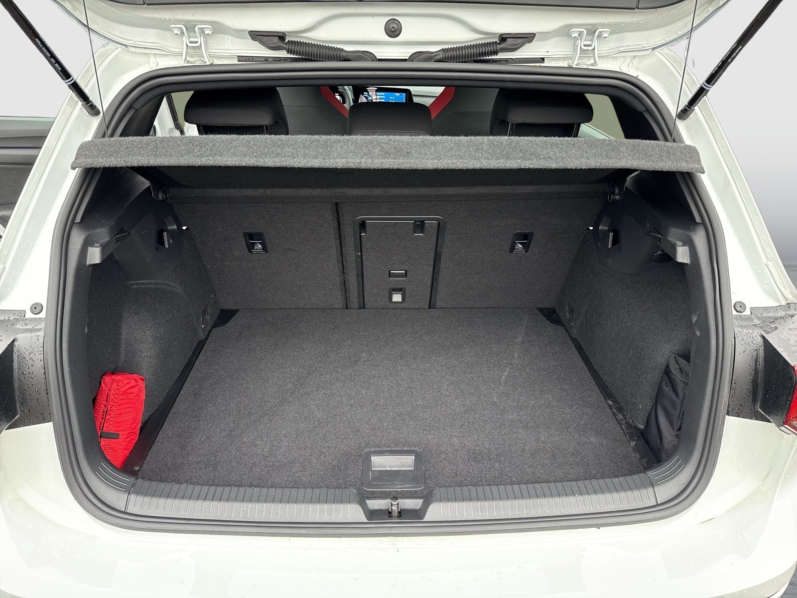 Volkswagen Golf VIII 2.0 GTI ACC LM18 CARPLAY SITZHEIZUNG