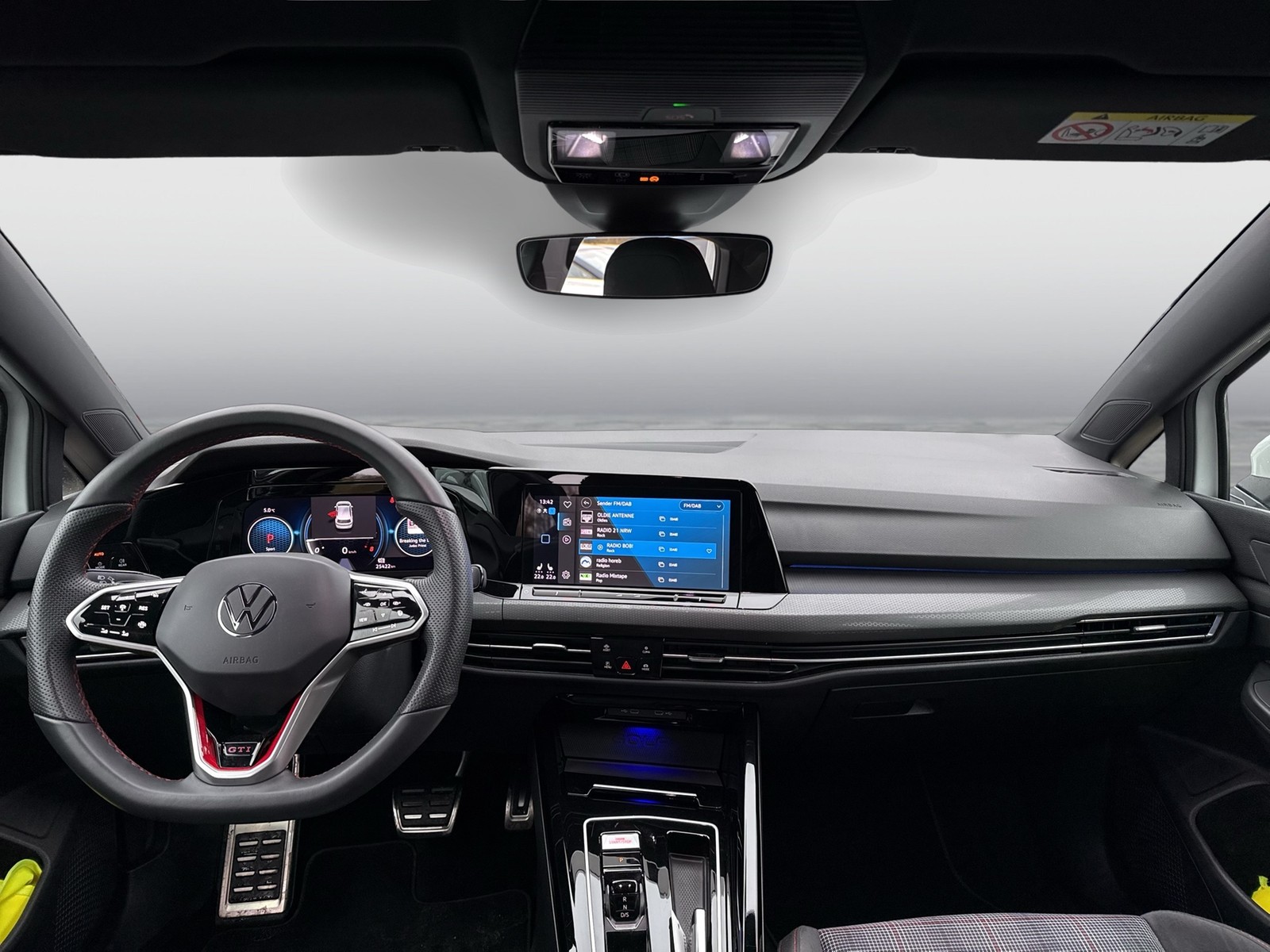 Volkswagen Golf VIII 2.0 GTI ACC LM18 CARPLAY SITZHEIZUNG