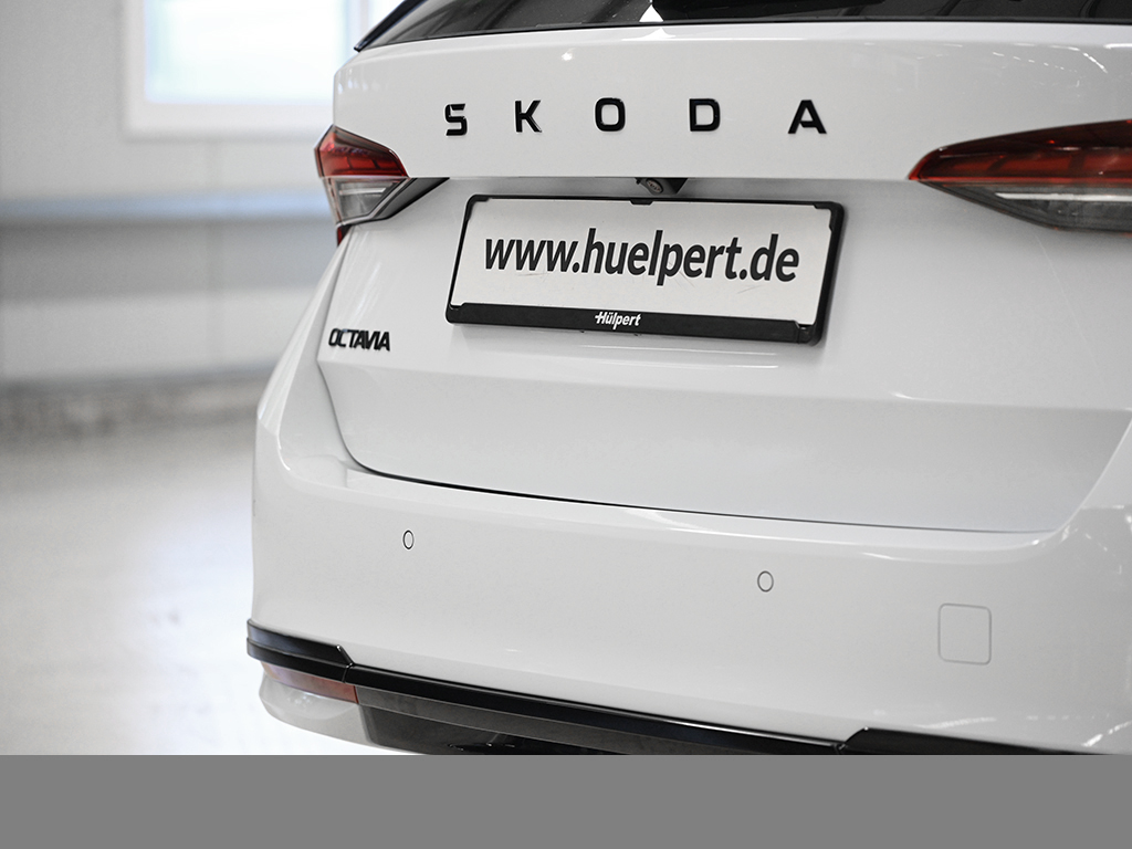 Skoda Octavia Combi 2.0 SPORTLINE DSG AHK KEYLESS LM18