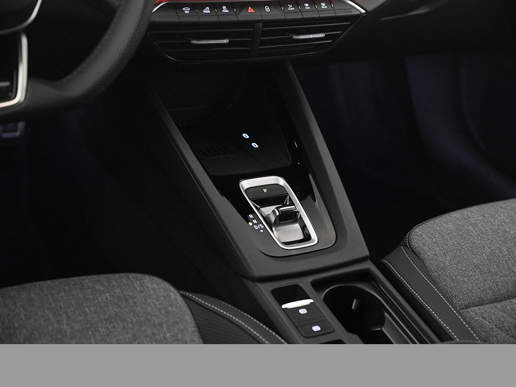 Skoda Octavia Combi 2.0 SPORTLINE DSG AHK KEYLESS LM18