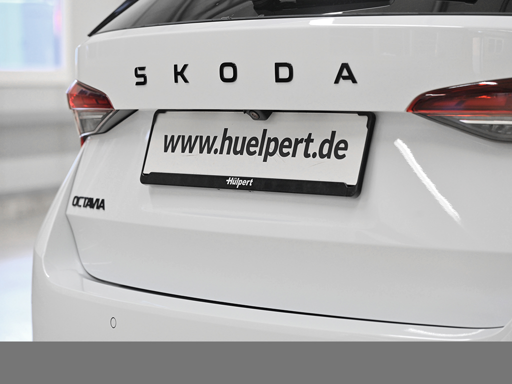 Skoda Octavia Combi 2.0 SPORTLINE DSG AHK KEYLESS LM18