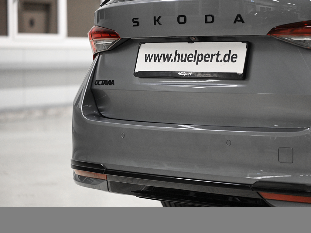 Skoda Octavia Combi 2.0 SPORTLINE DSG AHK KEYLESS LM18