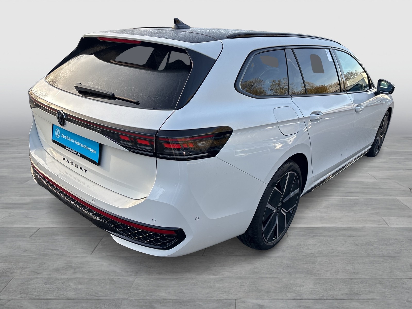 Volkswagen Passat Variant 2.0 R-LINE NEUES MODELL AHK LM19