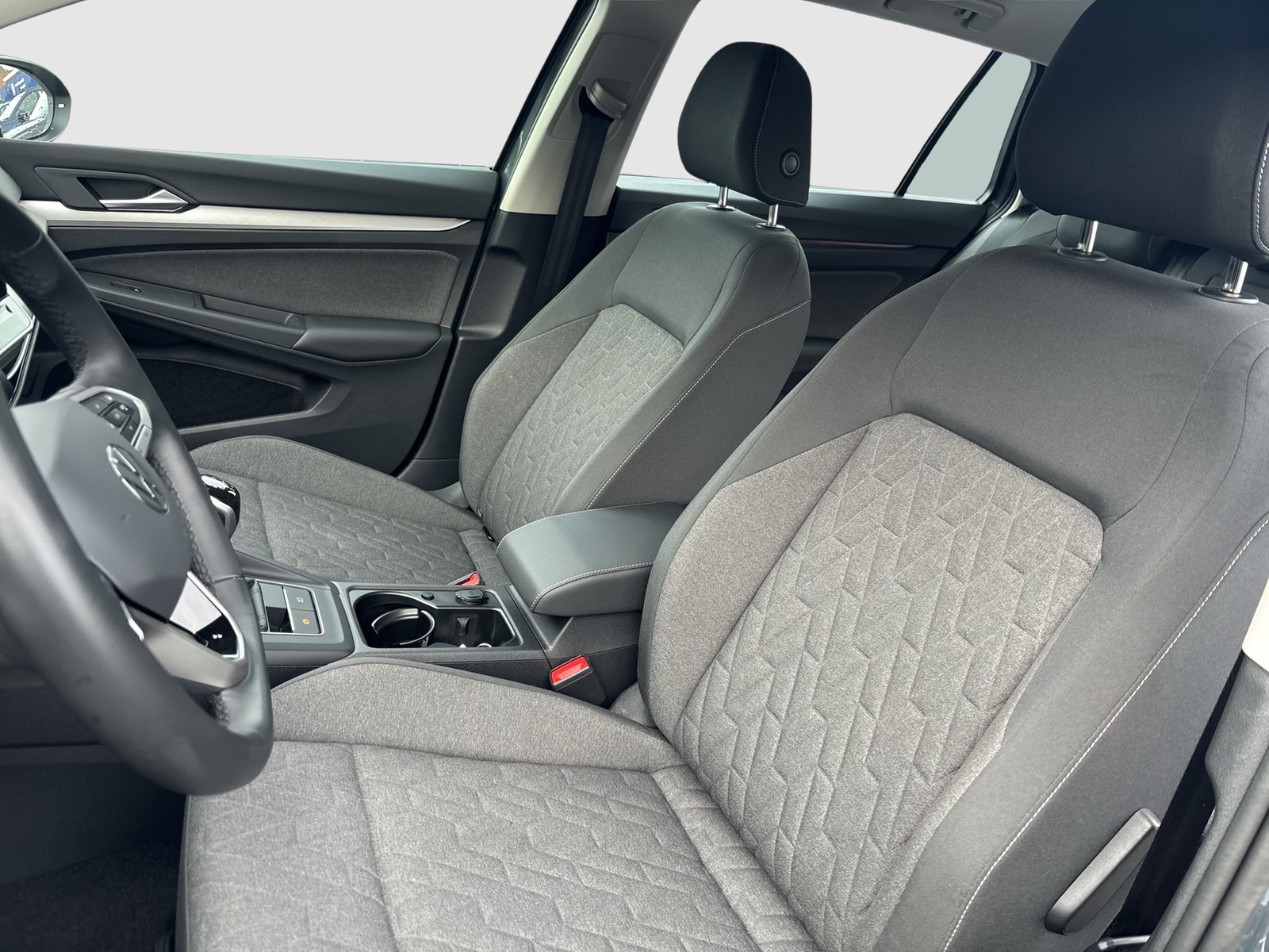 Volkswagen Golf Variant VIII 1.5 eTSI LIFE FACELIFT ACC NAVI