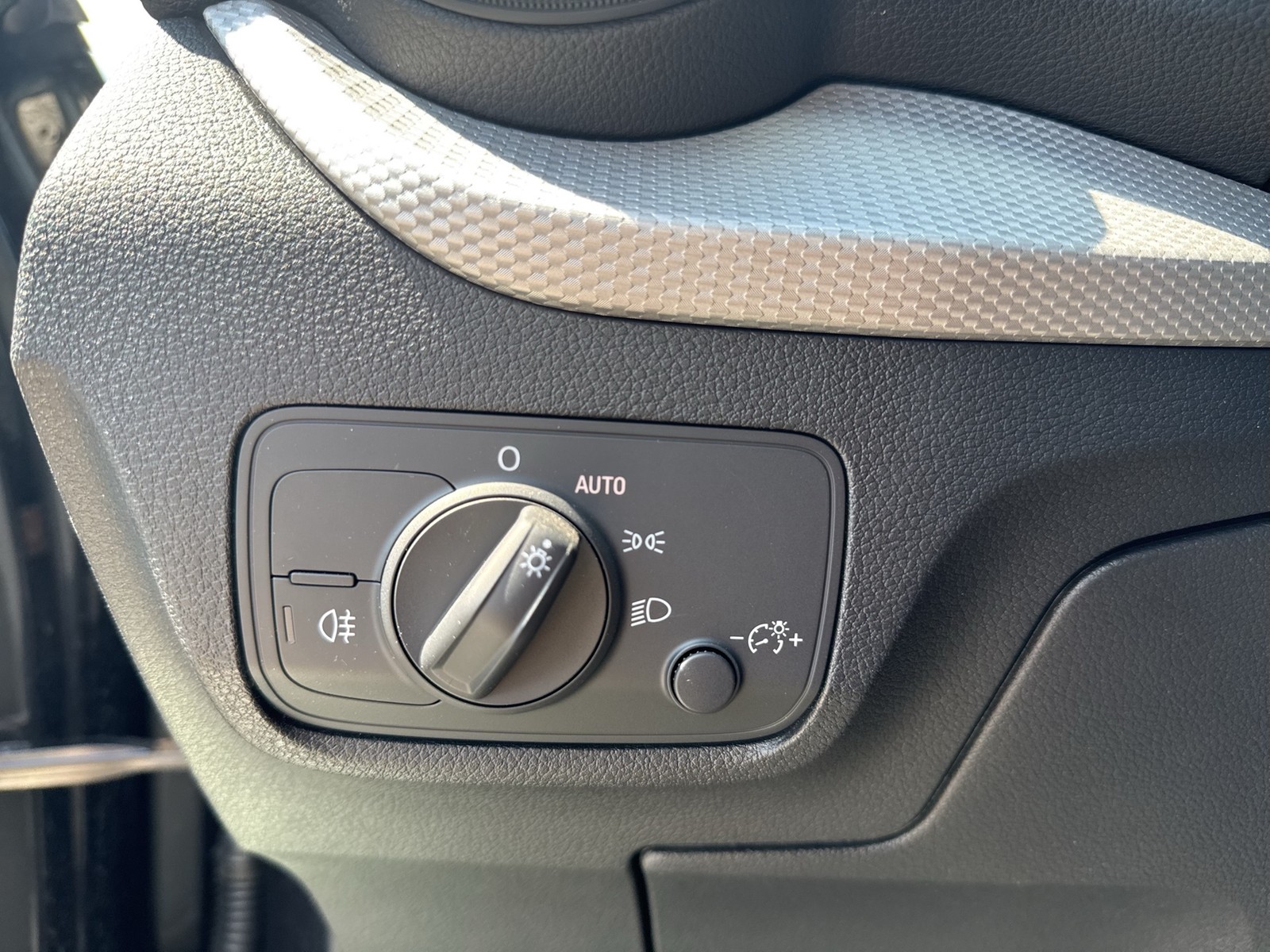 Audi Q2 35 advanced CAM E-KLAPPE CARPLAY LM17 SITZHZ.