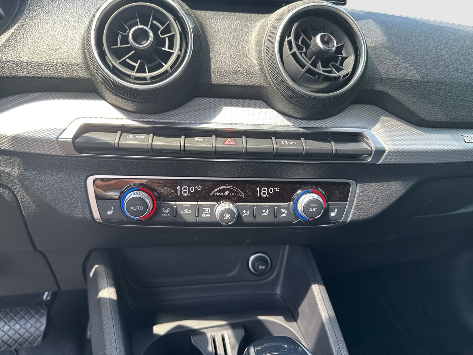 Audi Q2 35 advanced CAM E-KLAPPE CARPLAY LM17 SITZHZ.
