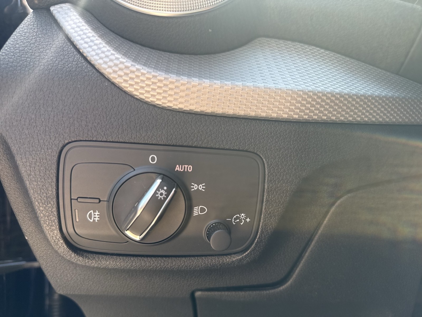 Audi Q2 35 advanced CAM E-KLAPPE NAVI+ LM17 SITZHEIZ.