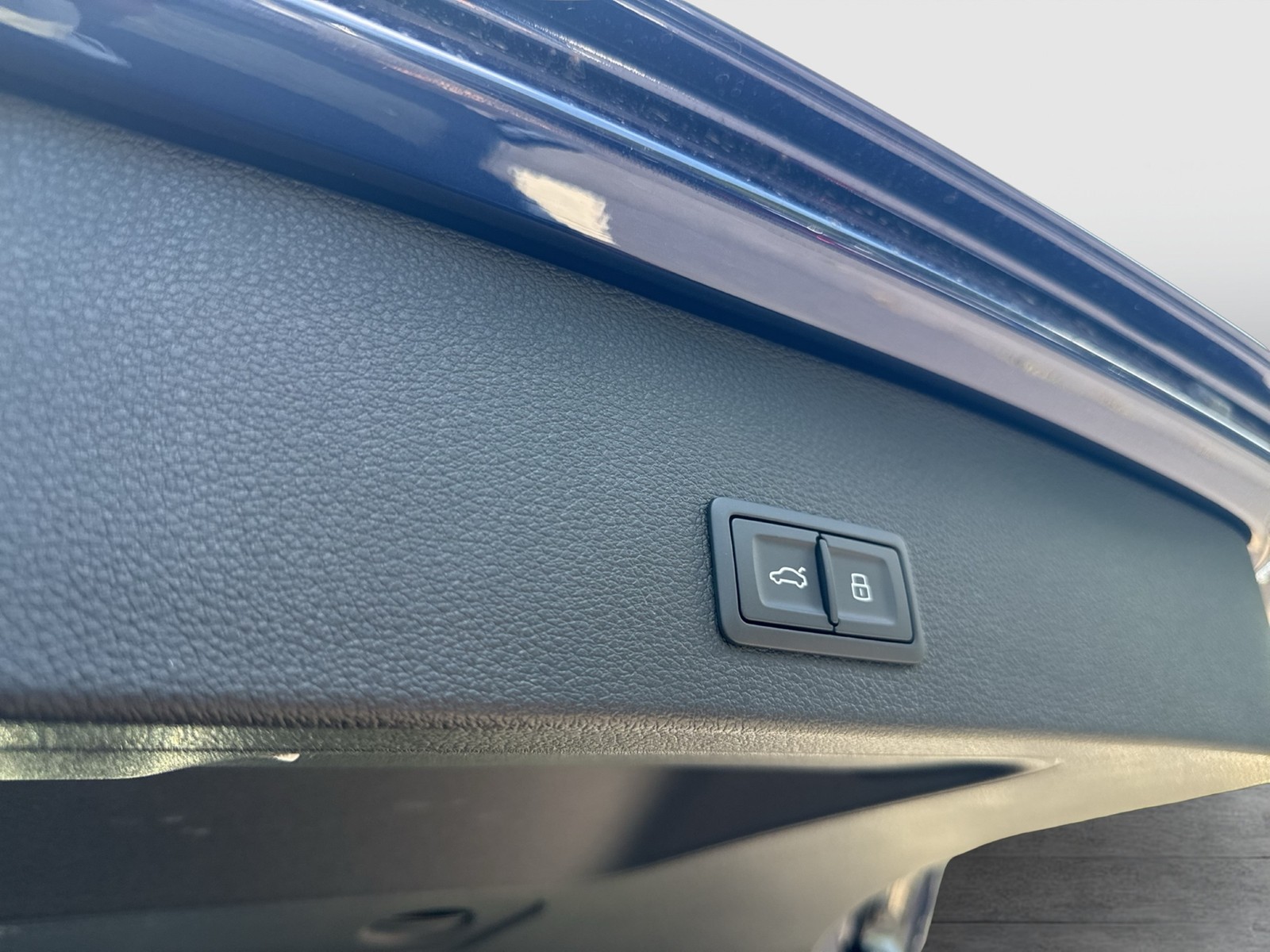 Audi Q2 35 advanced CAM E-KLAPPE NAVI+ LM17 SITZHEIZ.