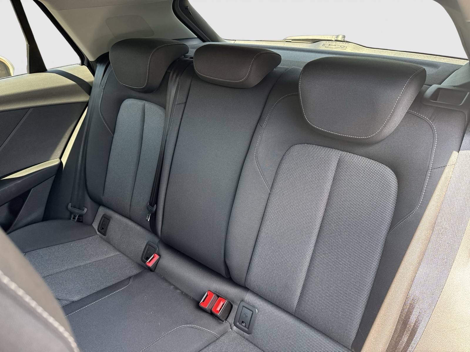 Audi Q2 35 advanced CAM E-KLAPPE NAVI+ LM17 SITZHEIZ.