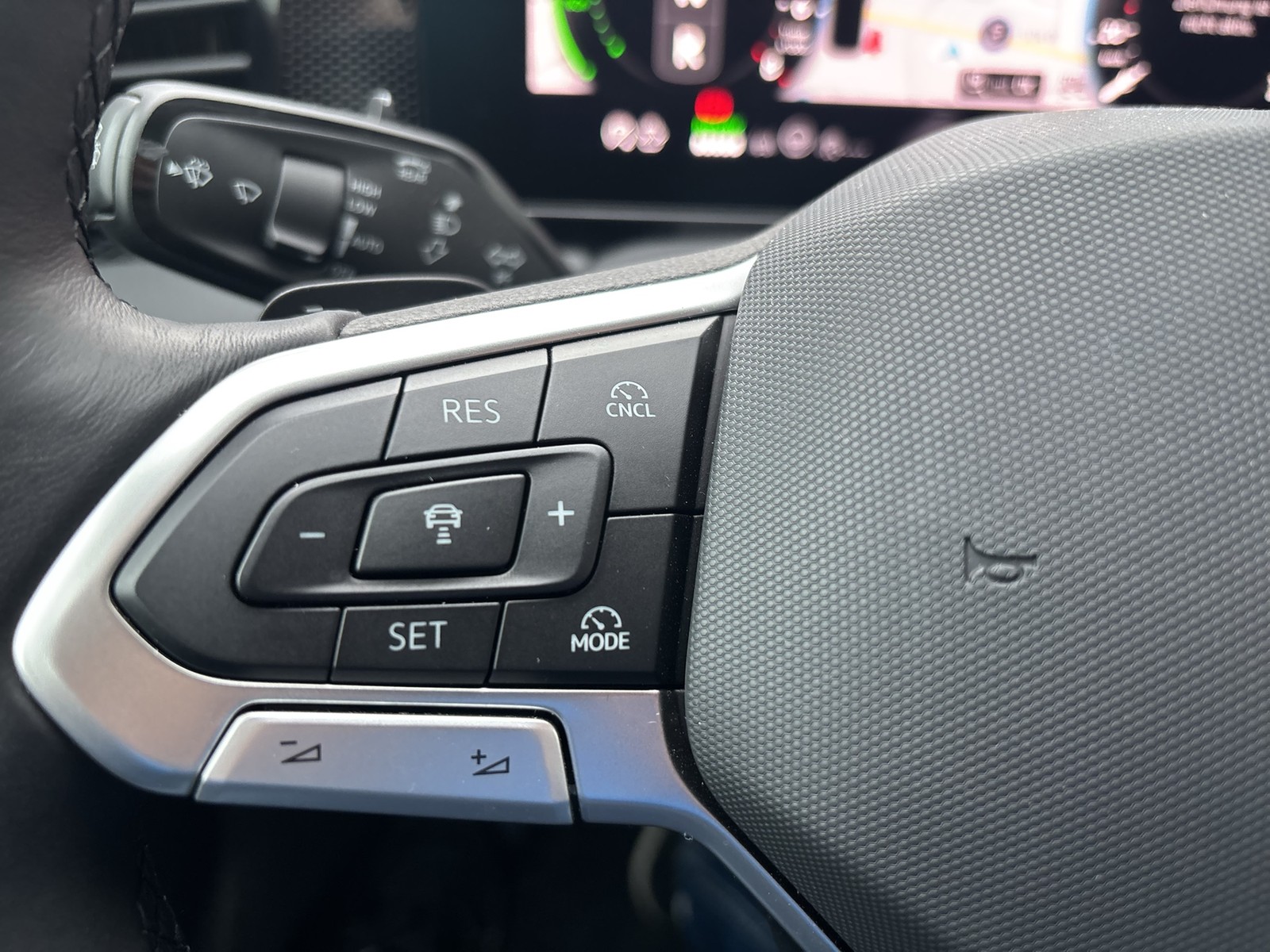 Volkswagen Passat Variant 1.5 HYBRID BUSINESS NEUES MODELL