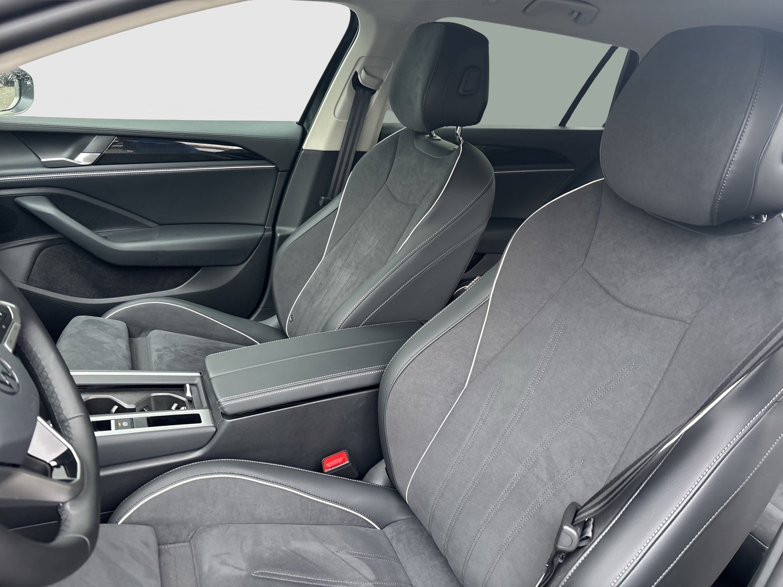 Volkswagen Passat Variant 1.5 HYBRID BUSINESS NEUES MODELL