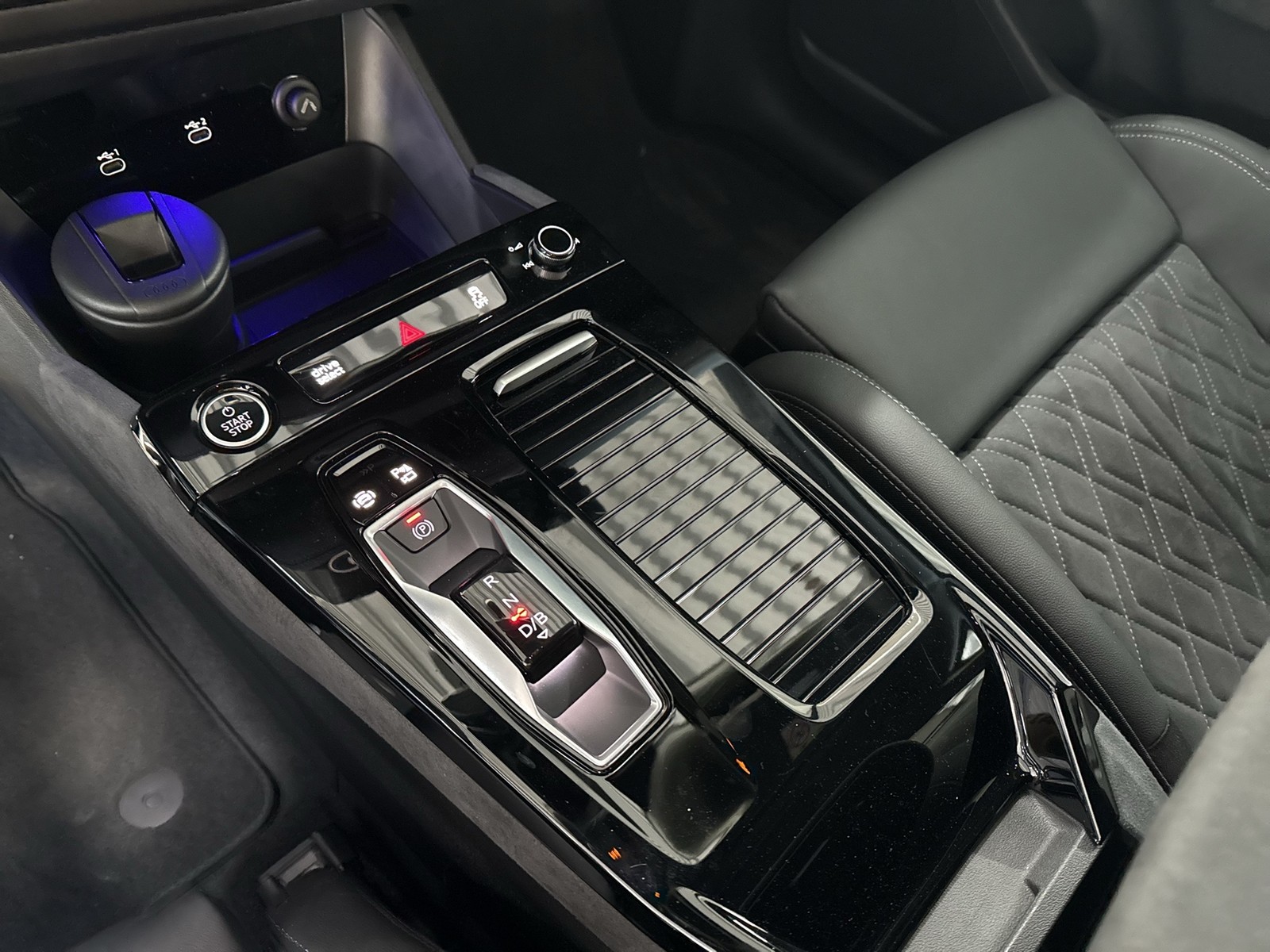 Audi Q6 e-tron quattro S LINE PANO B&O AHK 360CAM ACC