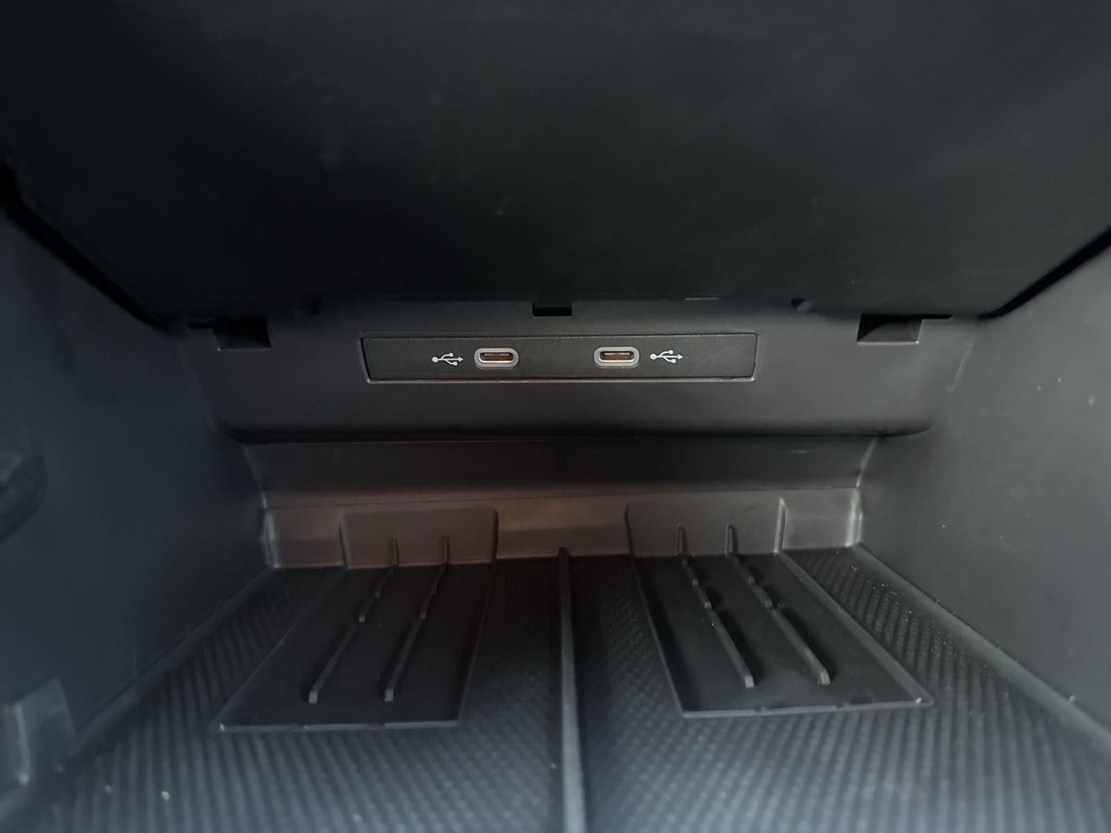 Volkswagen Tiguan 2.0 R-LINE 4X4 NEUESMODELL AHK 360CAM 20Z