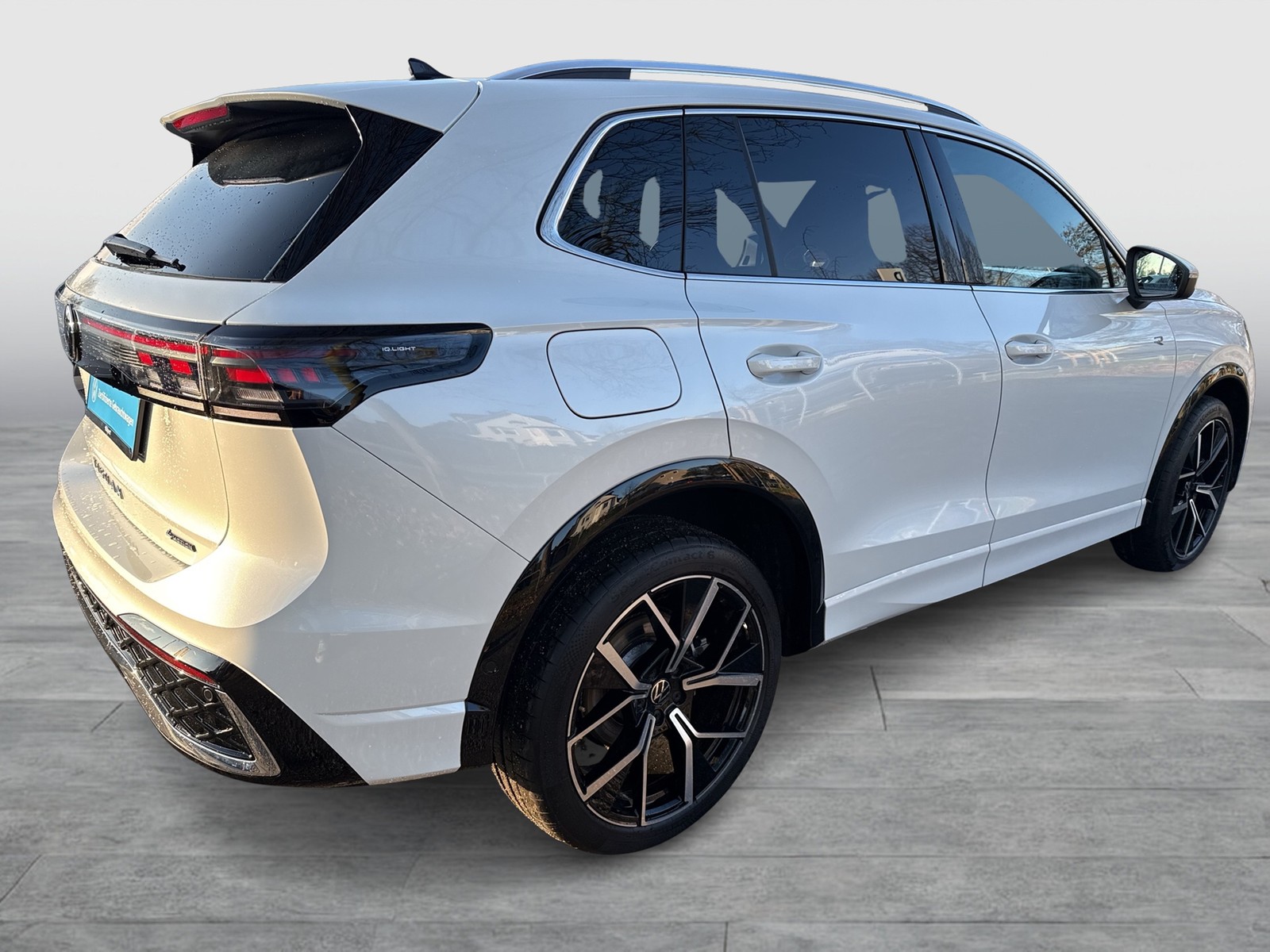 Volkswagen Tiguan 2.0 R-LINE 4X4 NEUESMODELL AHK 360CAM 20Z