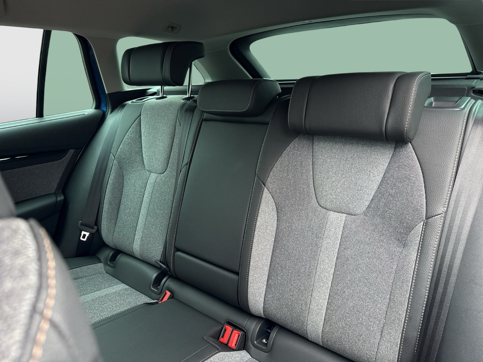 Skoda Octavia Combi 1.5 e-TEC SELECTION STANDHEIZ. AHK