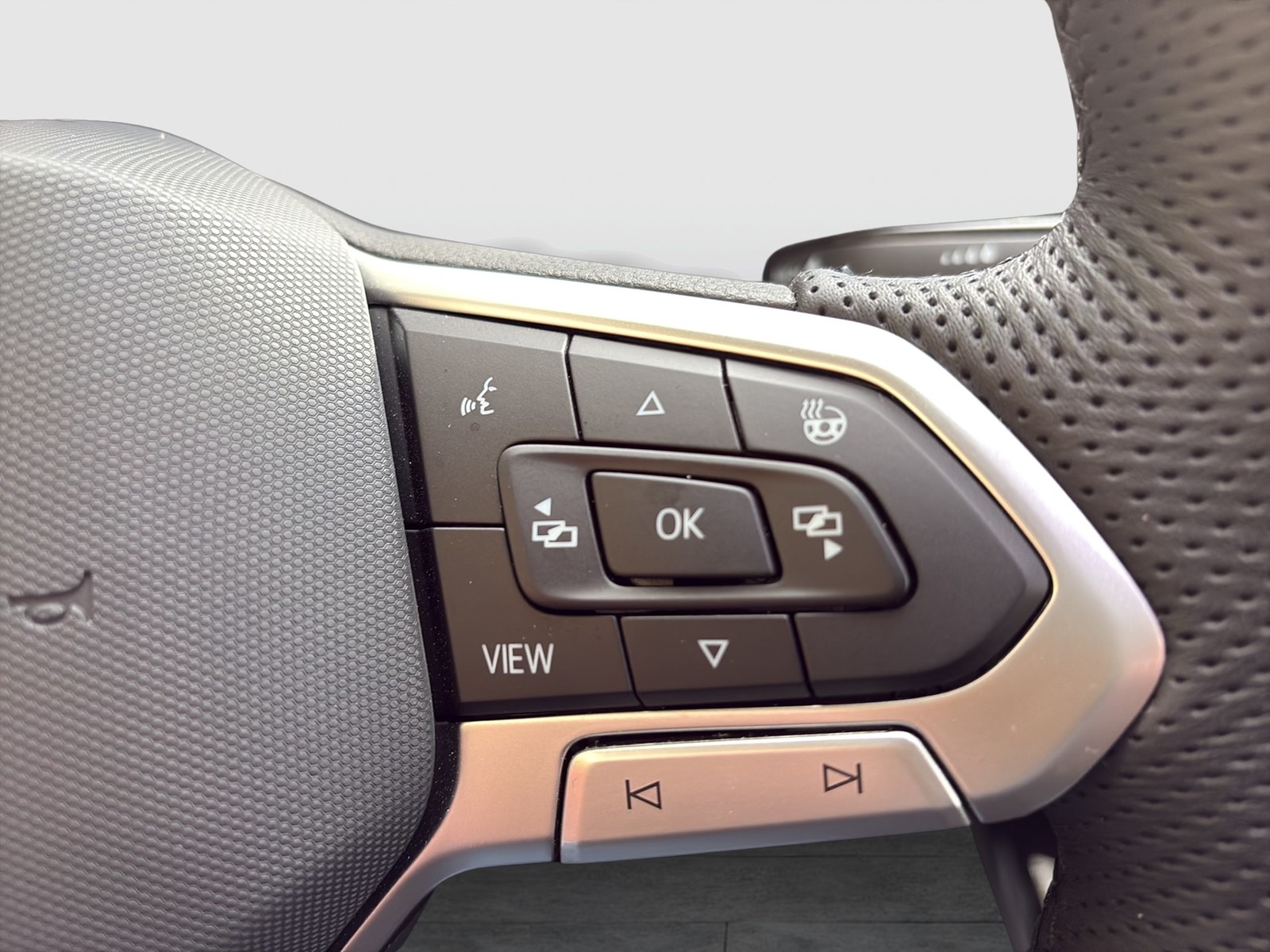 Volkswagen Golf VIII 1.5 R-LINE FACELIFT 360CAM ACC CARPLAY