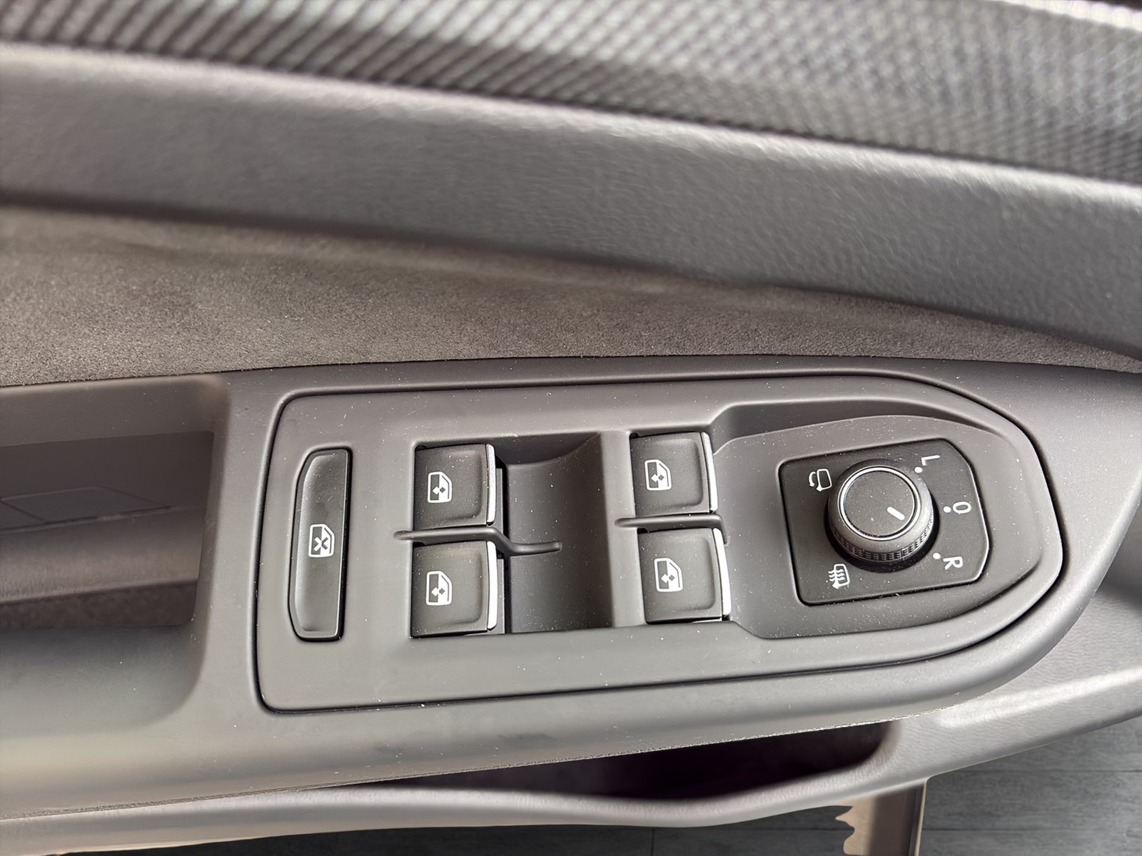 Volkswagen Golf VIII 1.5 R-LINE FACELIFT 360CAM ACC CARPLAY