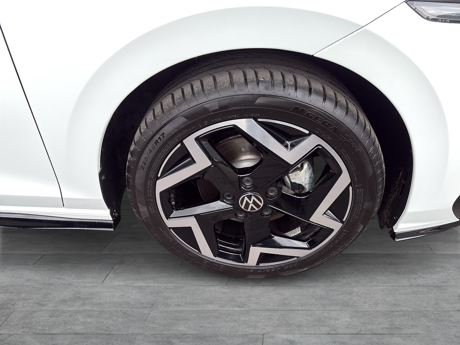 Volkswagen Golf VIII 1.5 R-LINE FACELIFT 360CAM ACC CARPLAY