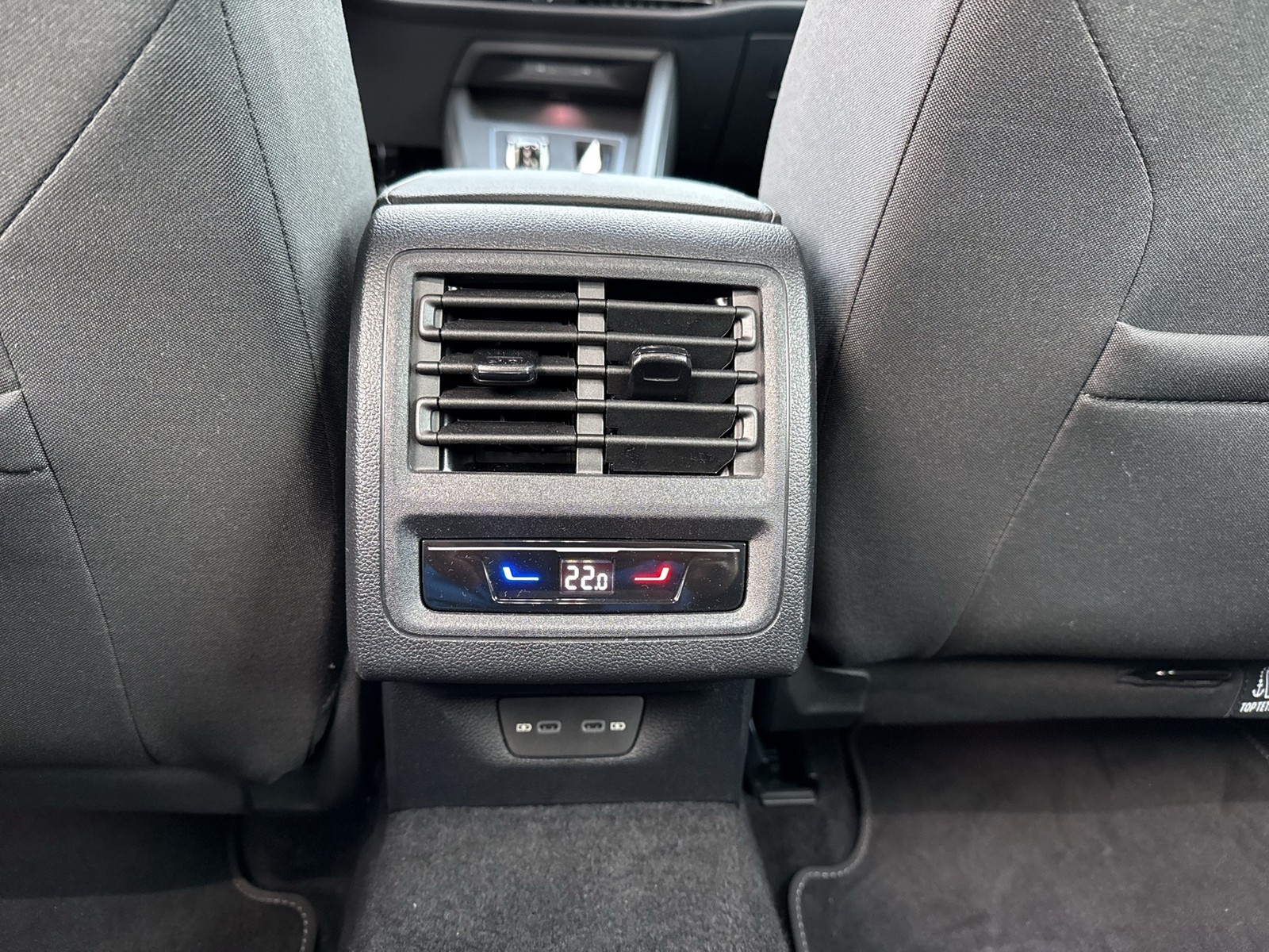 Volkswagen Golf VIII 1.5 HYBRID LIFE FACELIFT LM18 CARPLAY