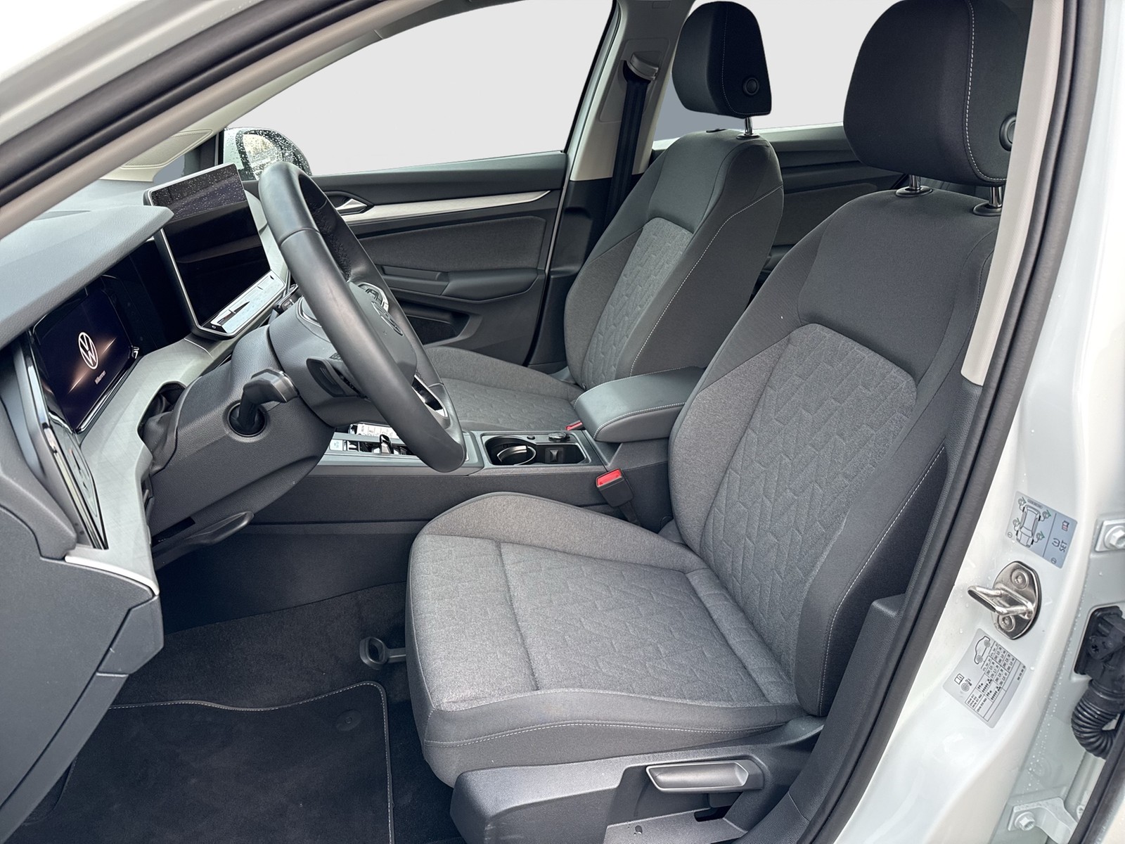 Volkswagen Golf VIII 1.5 HYBRID LIFE FACELIFT LM18 CARPLAY