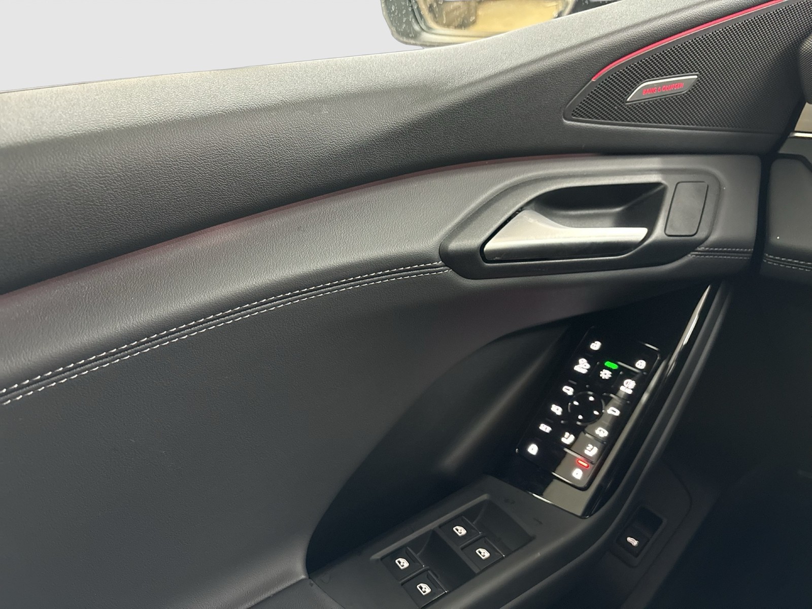 Audi Q6 e-tron quattro S LINE BLACKPAK PANO B&O LM21