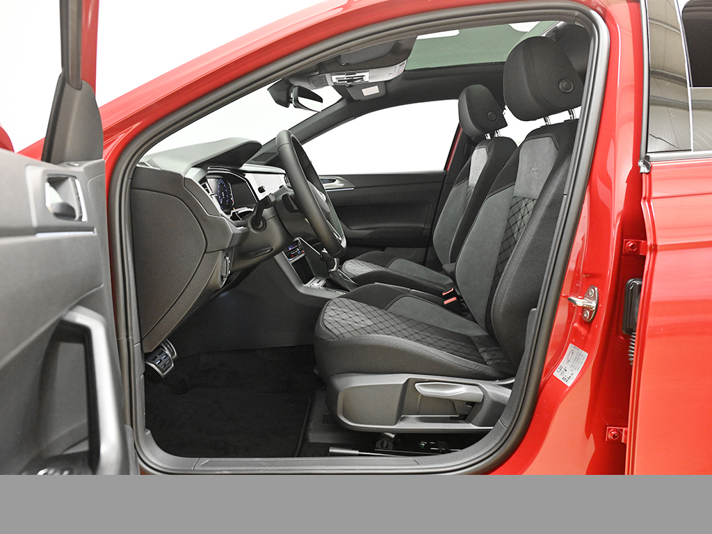 Volkswagen Polo 1.0 R-LINE DSG PANO NAVI CAM KEYLESS 