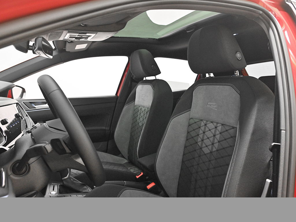 Volkswagen Polo 1.0 R-LINE DSG PANO NAVI CAM KEYLESS 