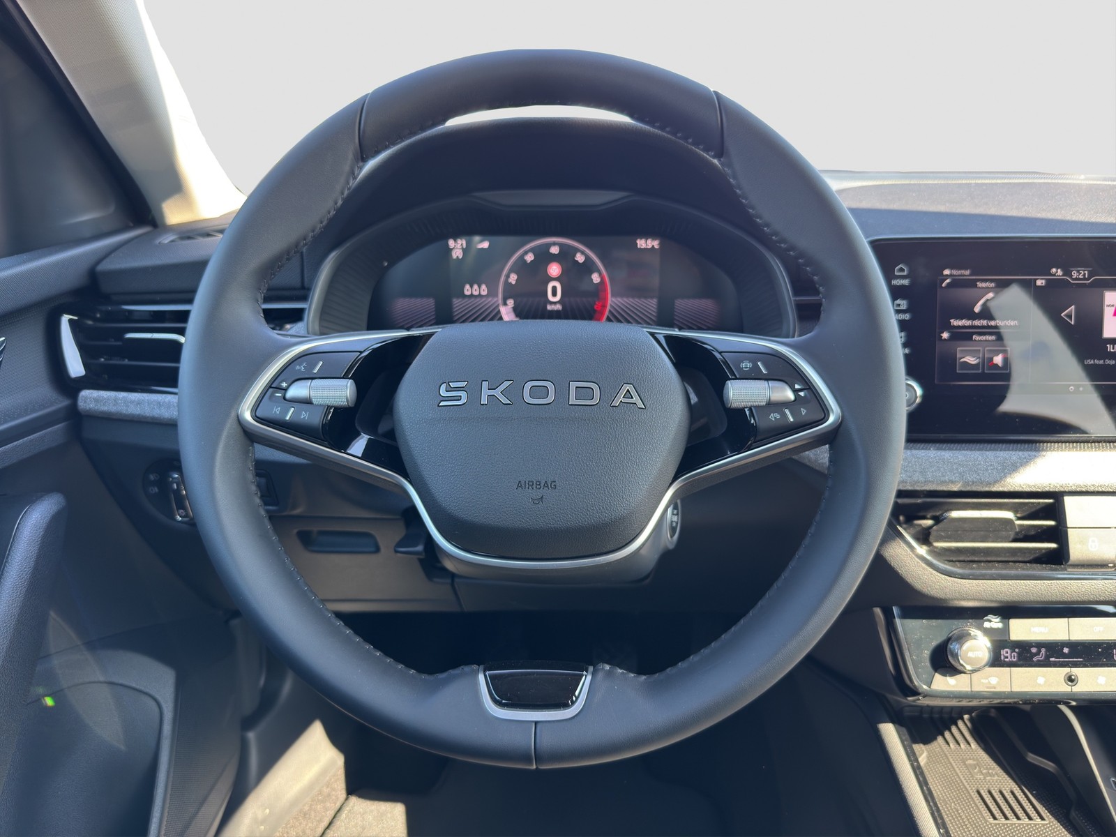 Skoda Kamiq 1.0TSI Selection PDC SMARTLINK SHZ RFK