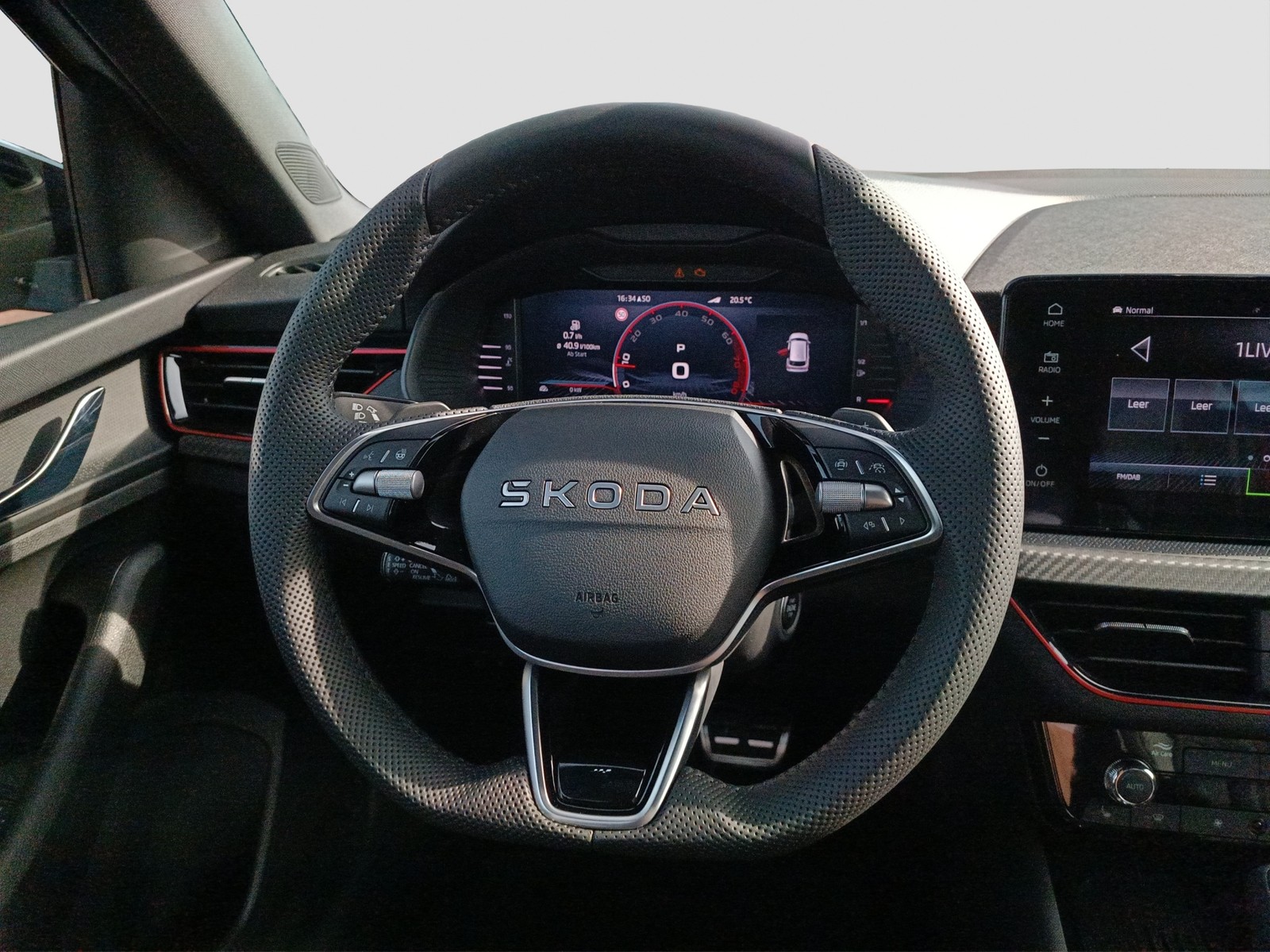 Skoda Kamiq 1.5TSI DSG Monte Carlo AHK ACC NAV RFK PDC