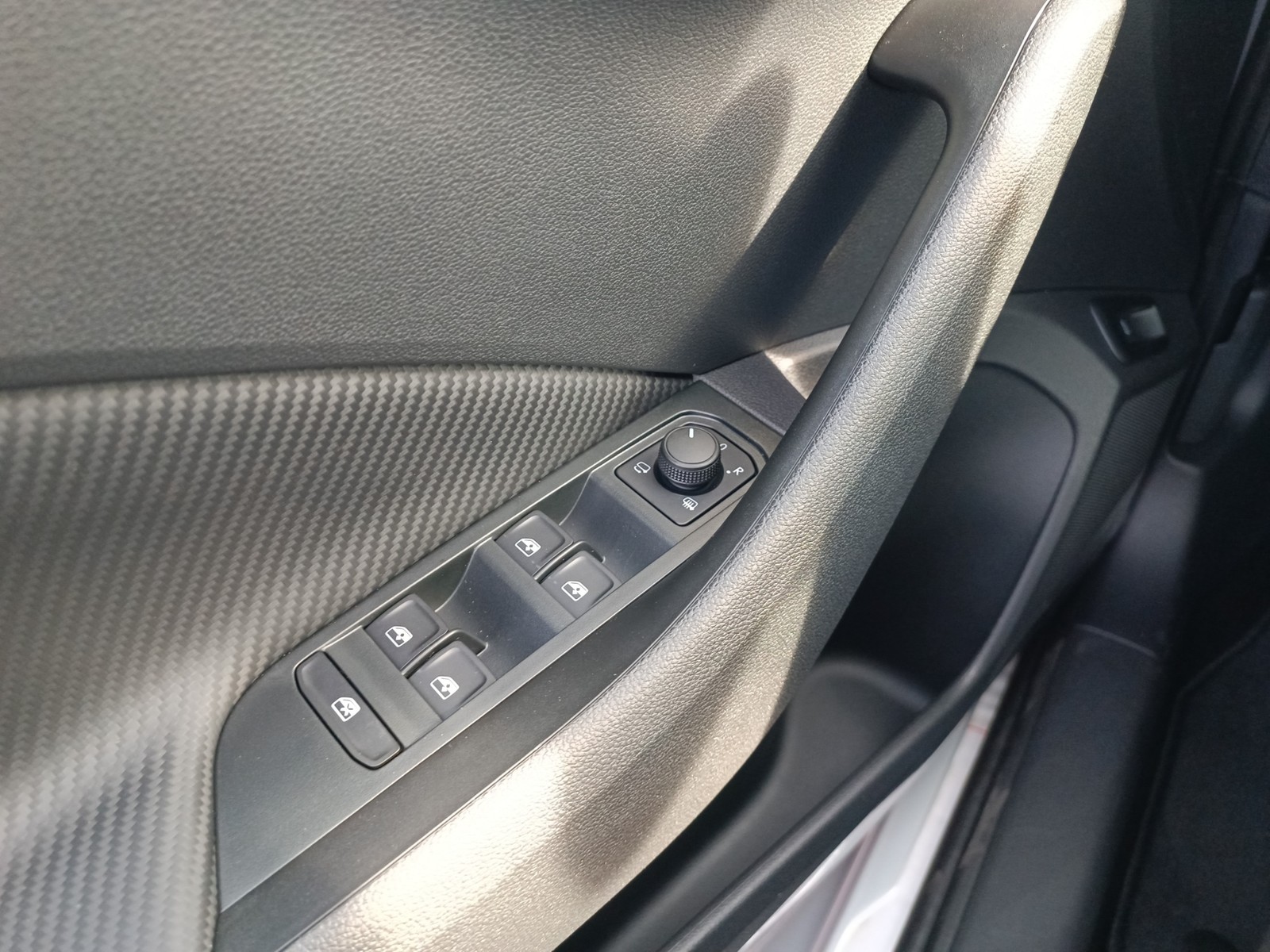 Skoda Kamiq 1.5TSI DSG Monte Carlo AHK ACC NAV RFK PDC