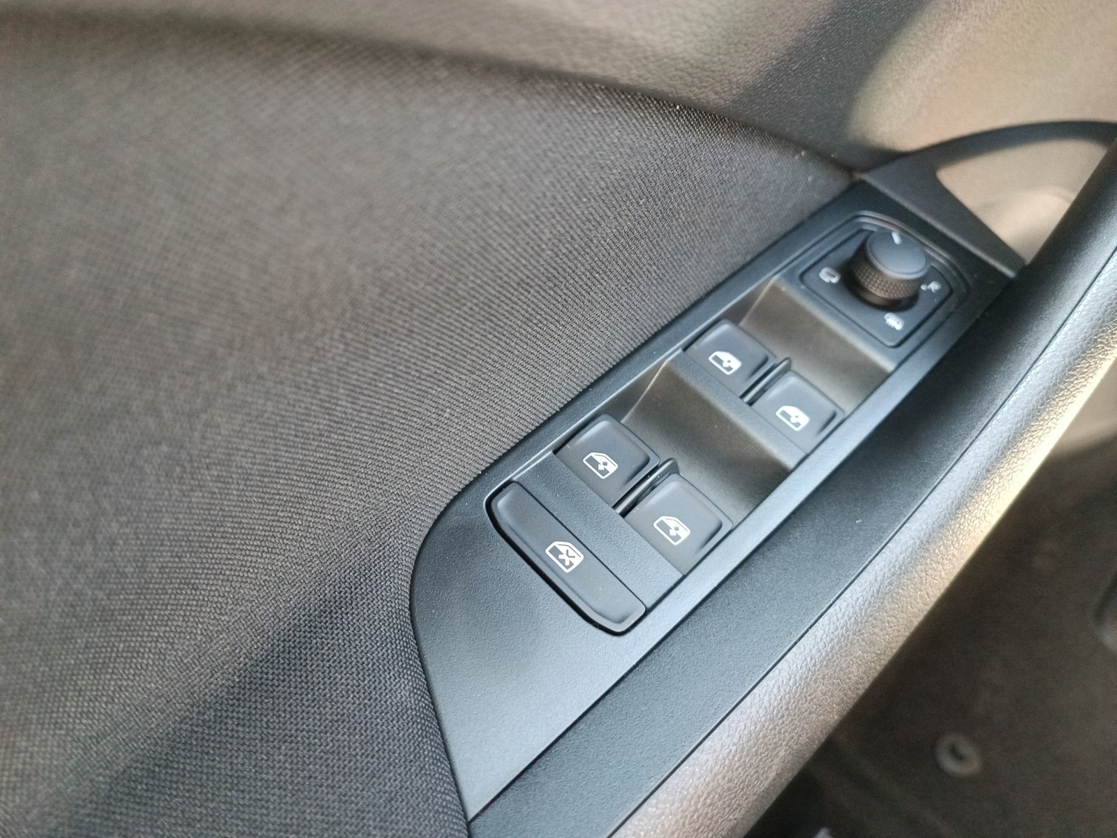 Skoda Kamiq 1.0TSI Selection AHK SMARTLINK PDC SHZ