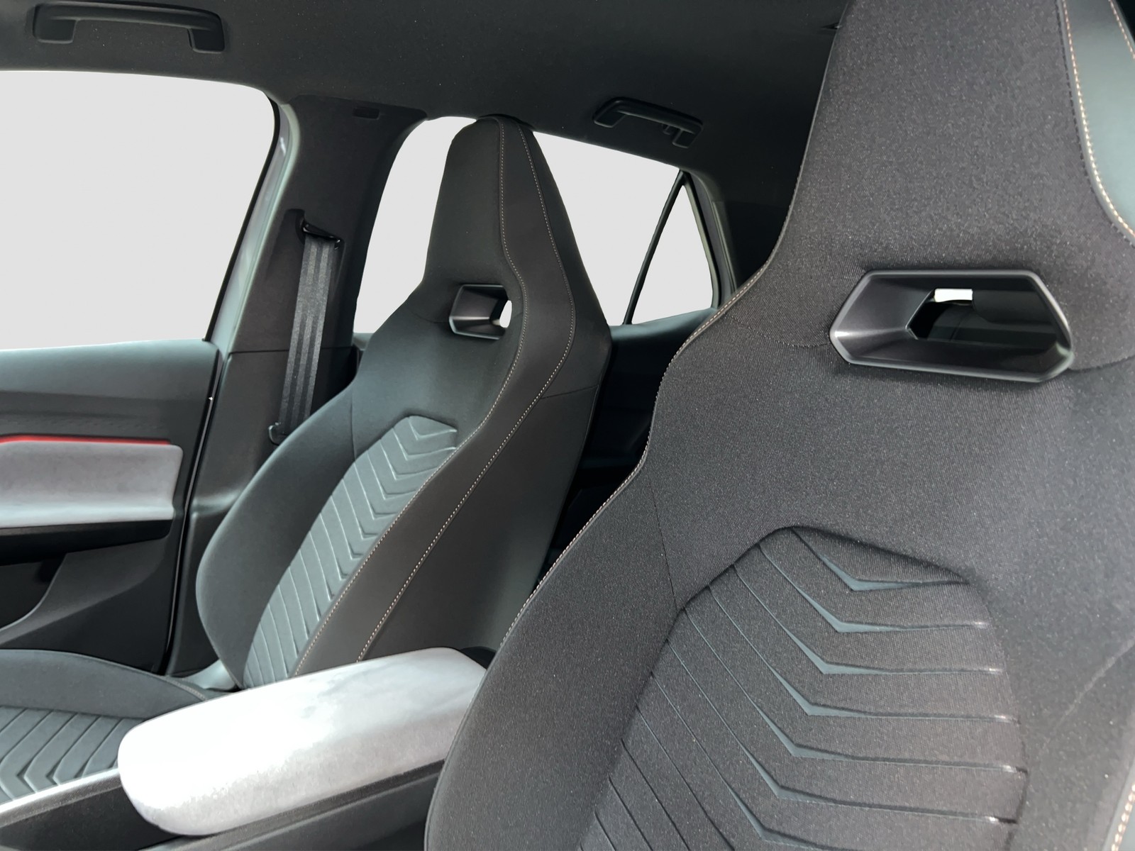 Cupra Born CAM ACC LM18 NAVI SITZHEIZUNG LED DAB KLIMA