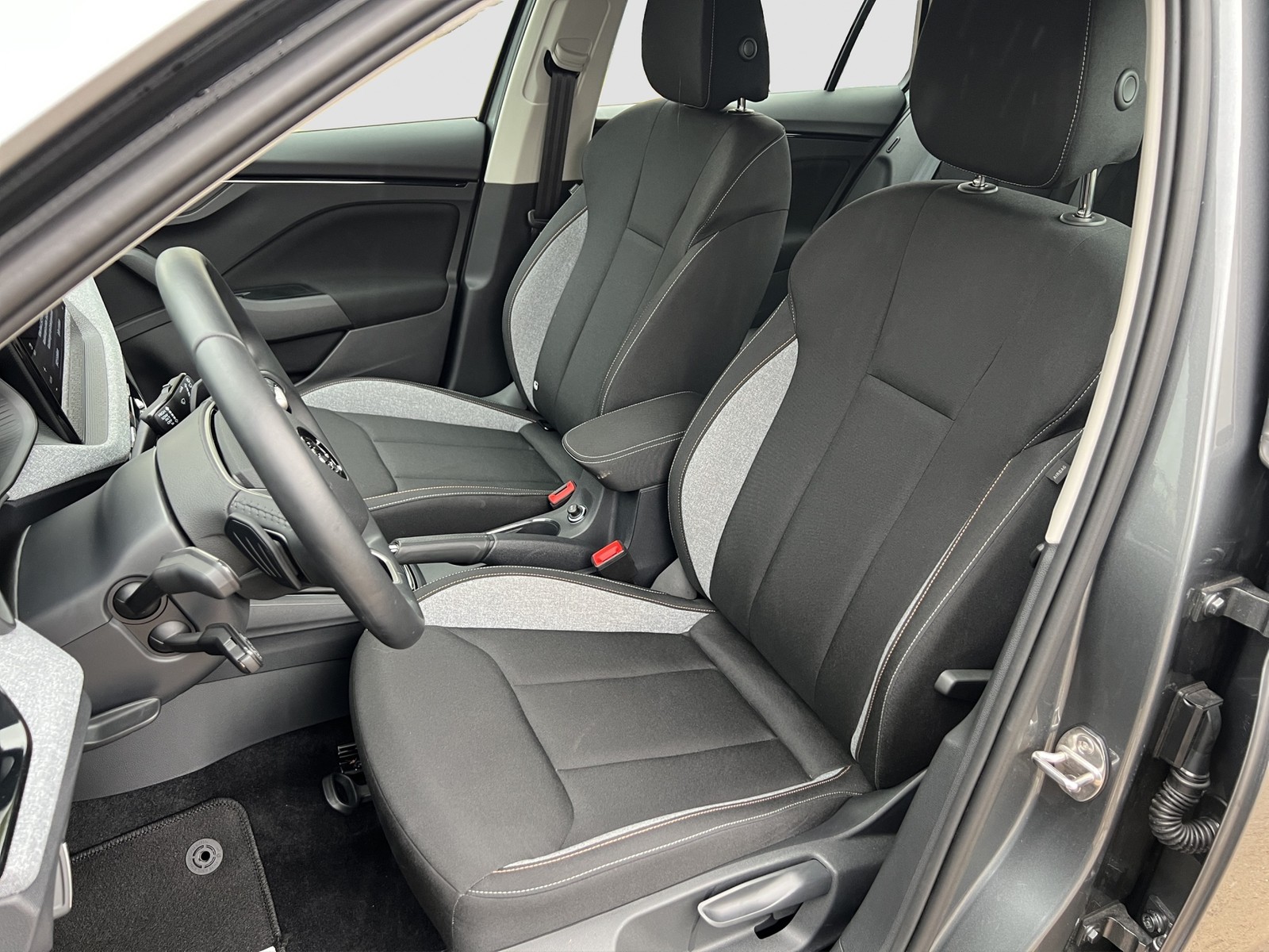 Skoda Kamiq 1.5 SELECTION CAM ACC NAVI ALU SITZHEIZUNG