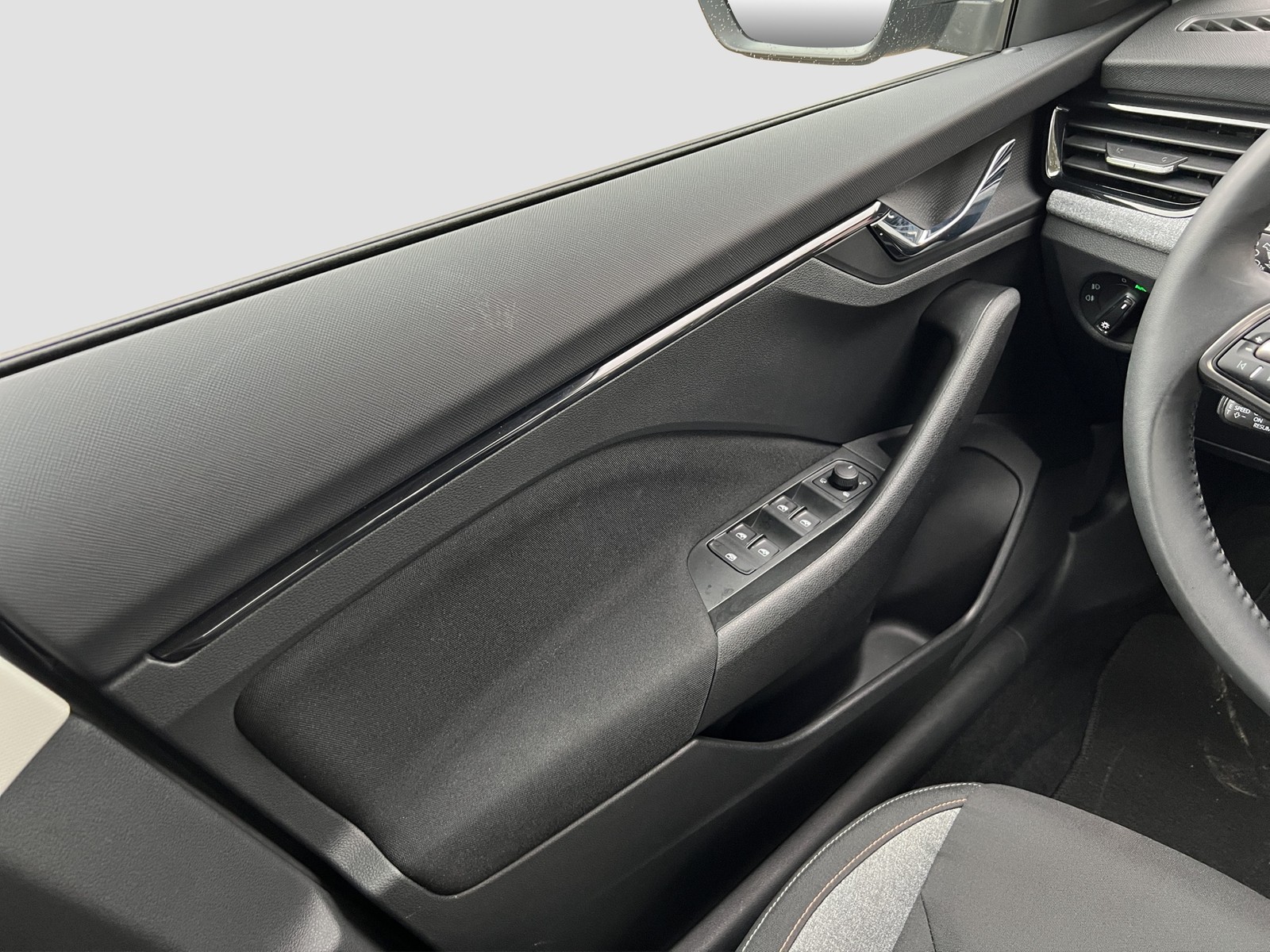 Skoda Kamiq 1.5 SELECTION CAM ACC NAVI ALU SITZHEIZUNG