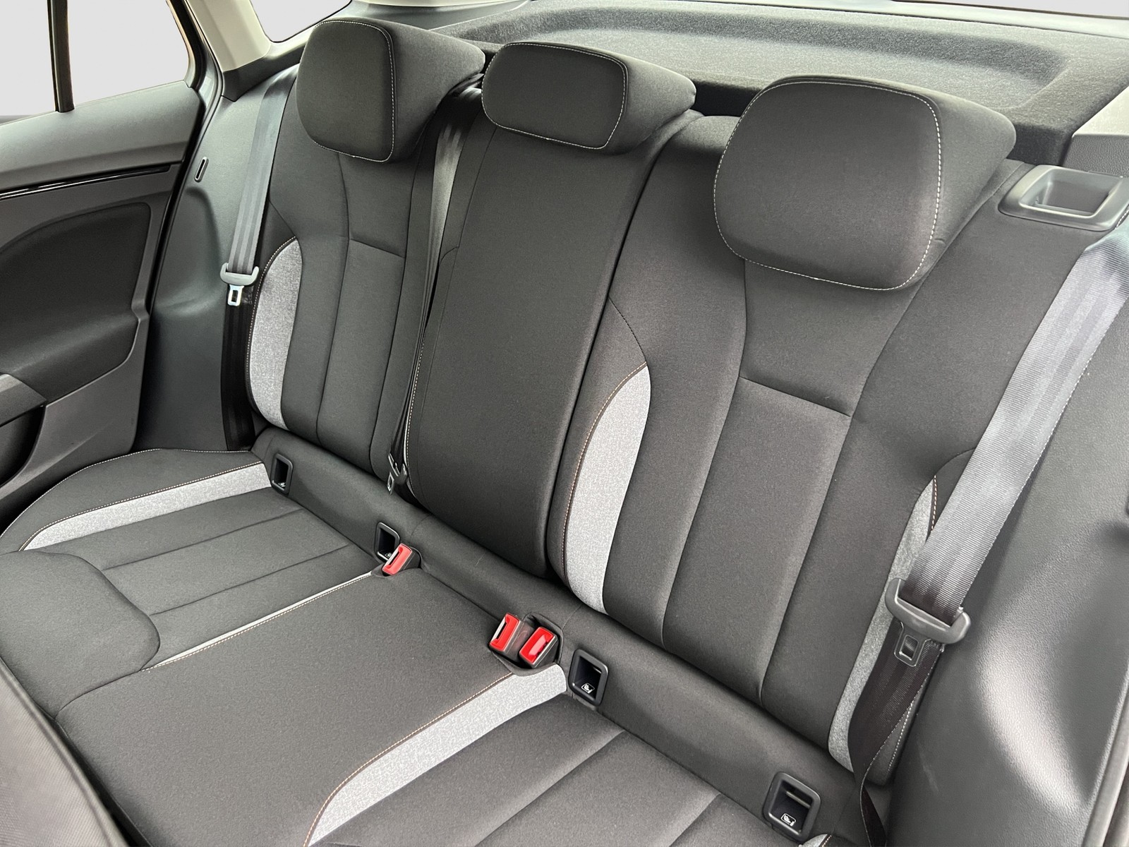 Skoda Kamiq 1.5 SELECTION CAM ACC NAVI ALU SITZHEIZUNG