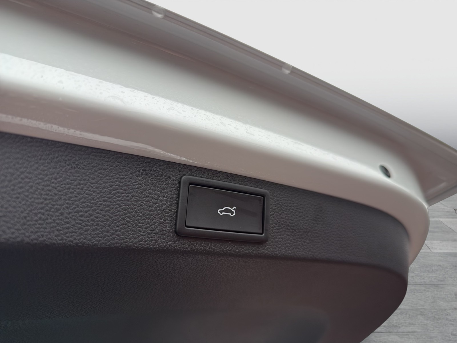 Skoda Karoq 1.5 TOUR PANO AHK 360°CAM ACC EKLAPPE NAVI