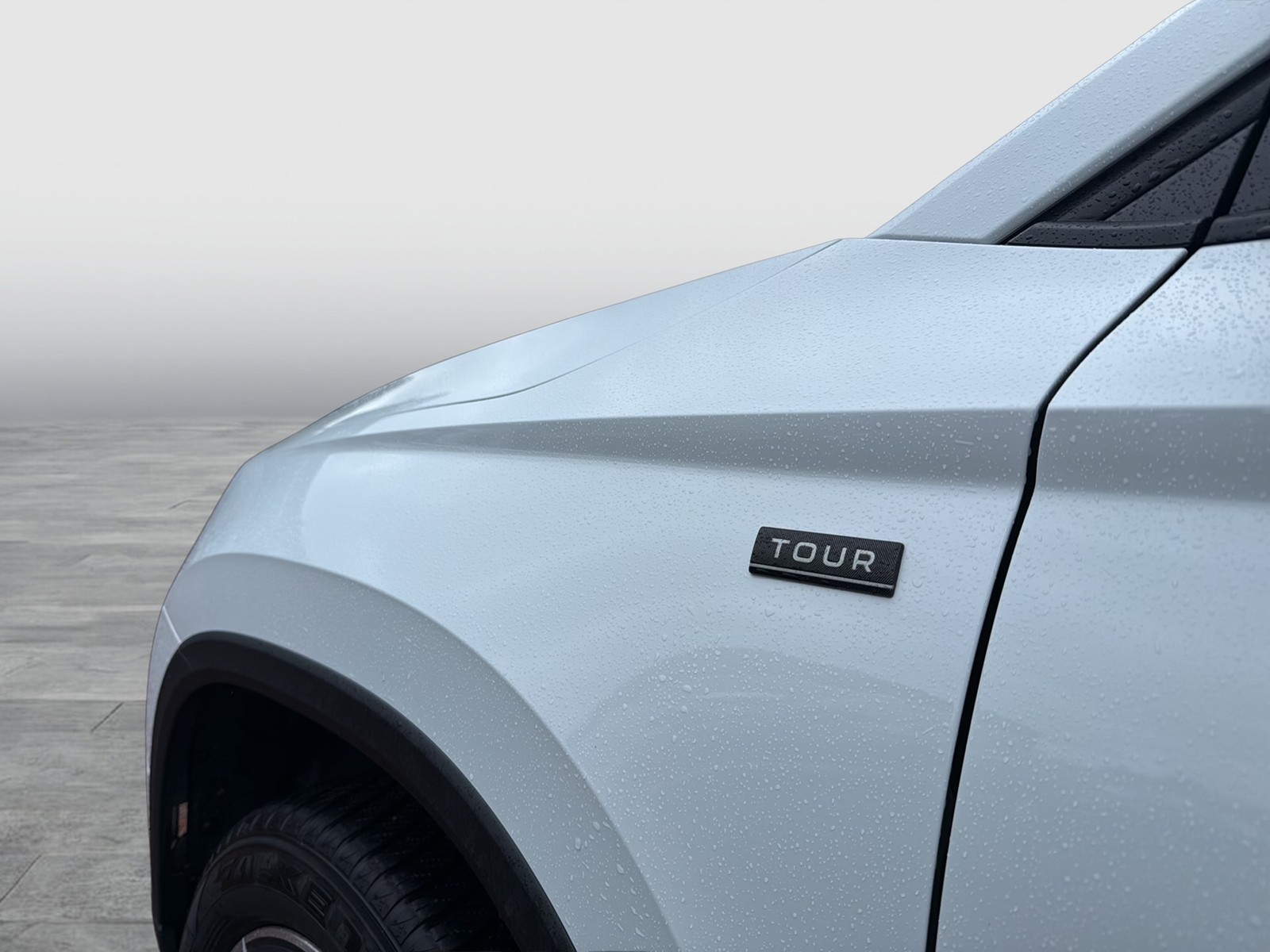 Skoda Karoq 1.5 TOUR PANO AHK 360°CAM ACC EKLAPPE NAVI