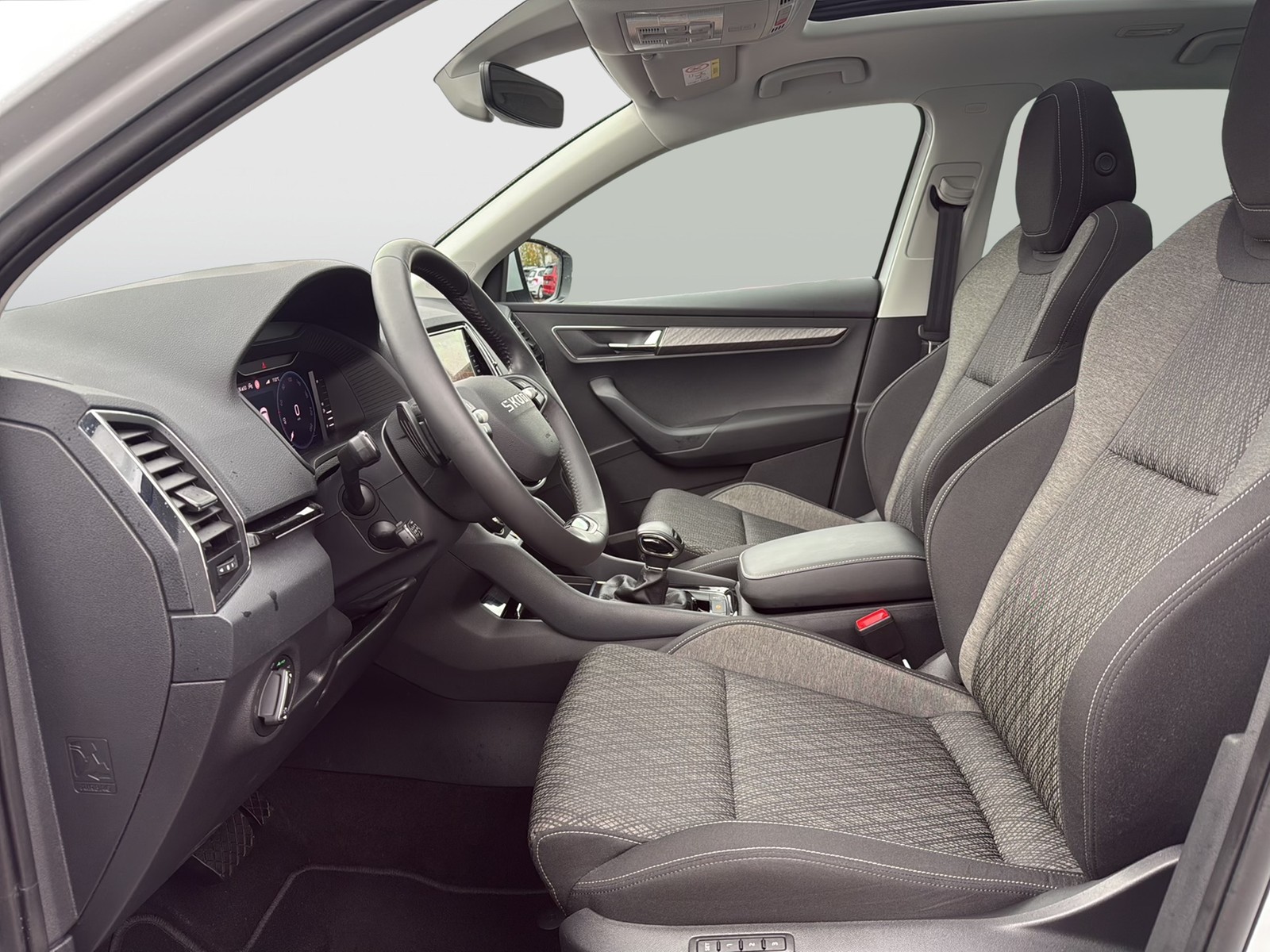 Skoda Karoq 1.5 TOUR PANO AHK 360°CAM ACC EKLAPPE NAVI