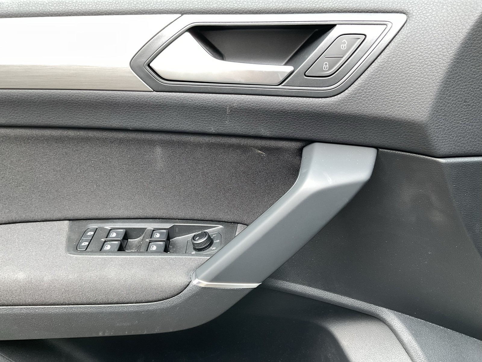 Volkswagen Touran 1.5 COMFORTLINE 7SITZE ACC ALU SITZHEIZ.