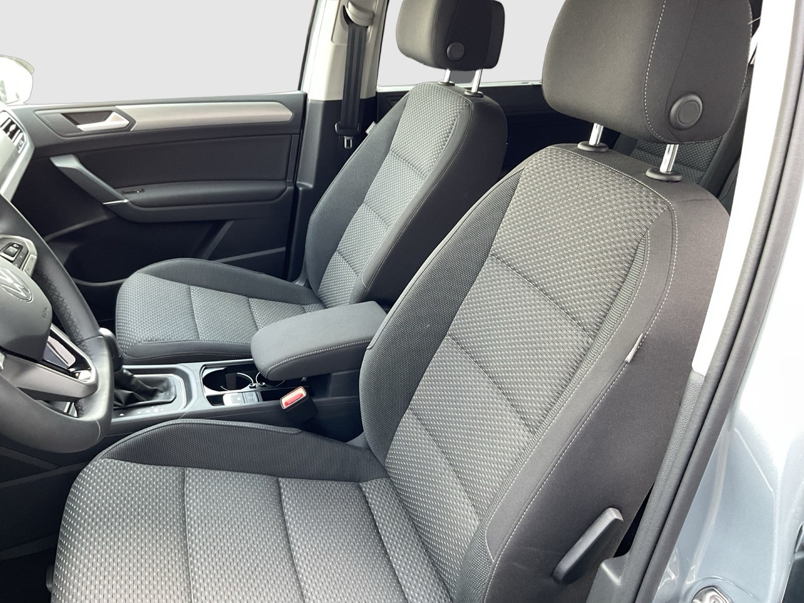 Volkswagen Touran 1.5 COMFORTLINE 7SITZE ACC ALU SITZHEIZ.