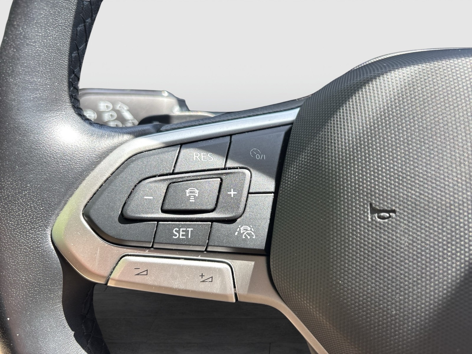 Volkswagen Taigo 1.5 R-LINE BEATS KAMERA ACC ALU18 MATRIX